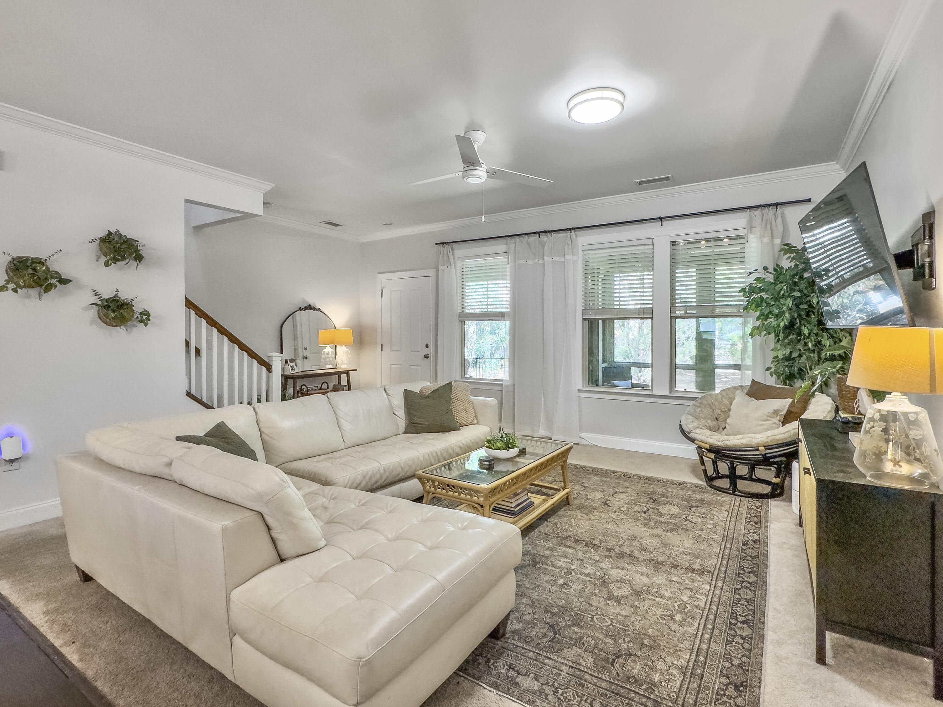 5520 Colonial Chatsworth Circle