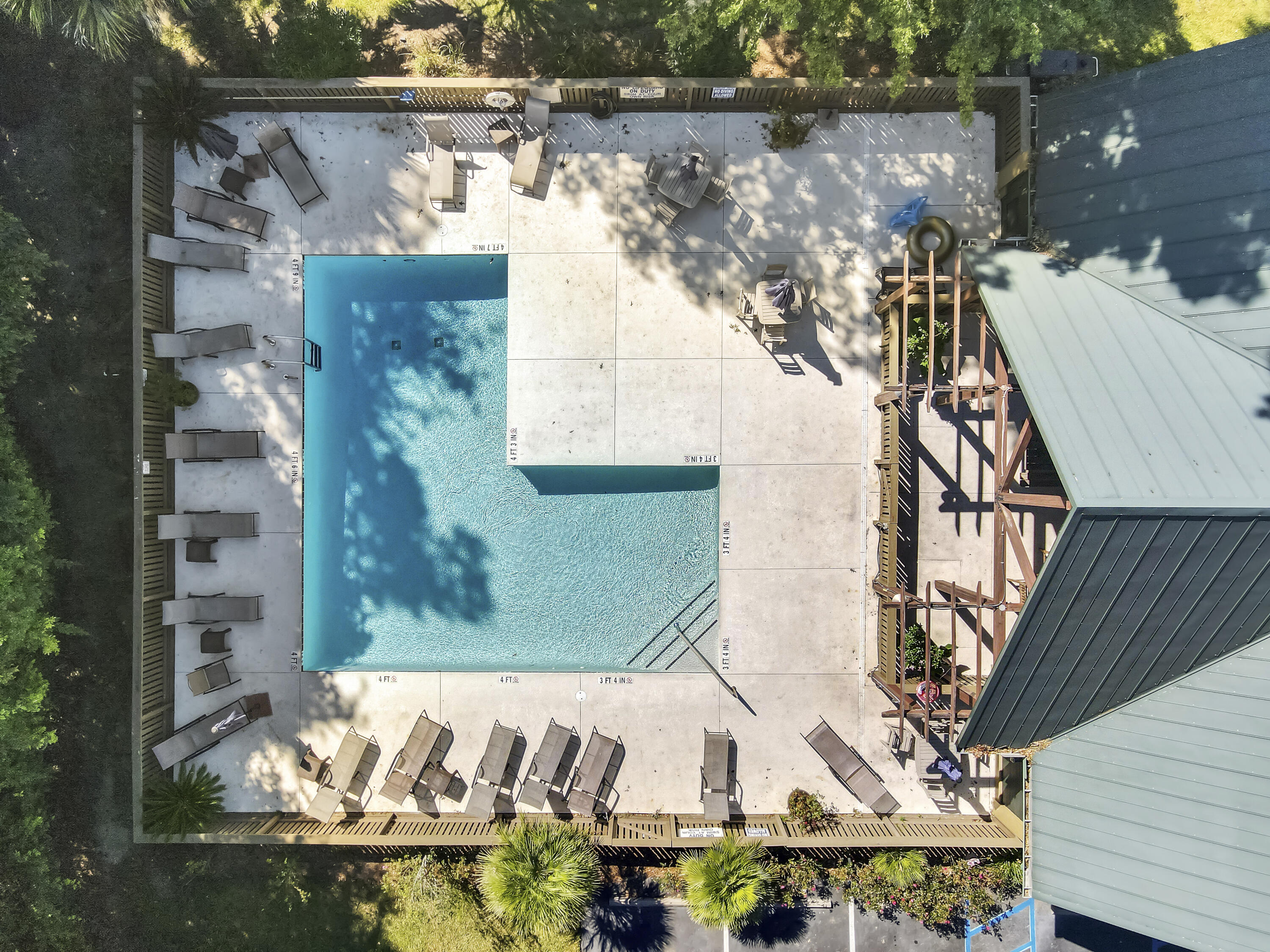 5520 Colonial Chatsworth Circle