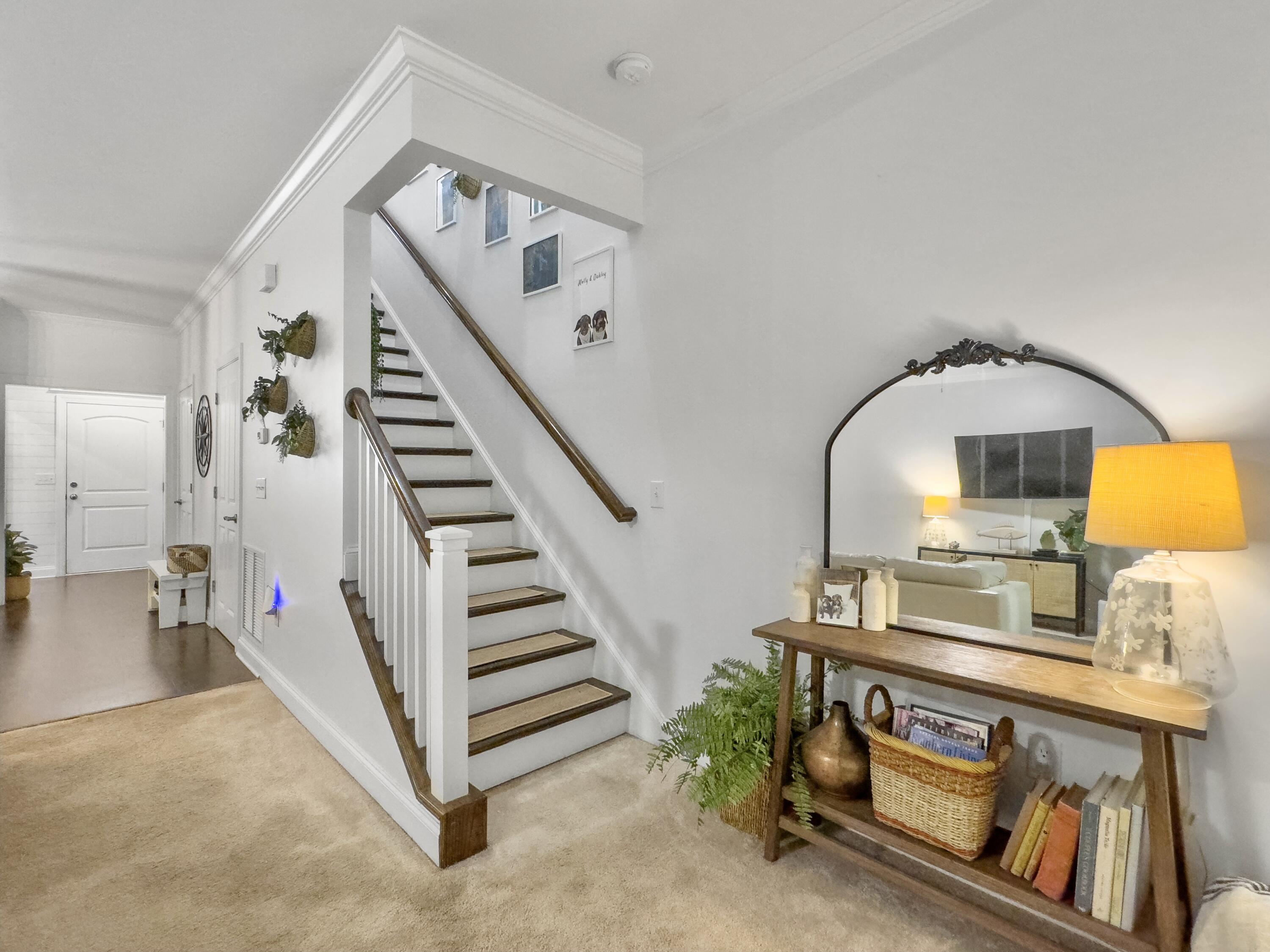 5520 Colonial Chatsworth Circle