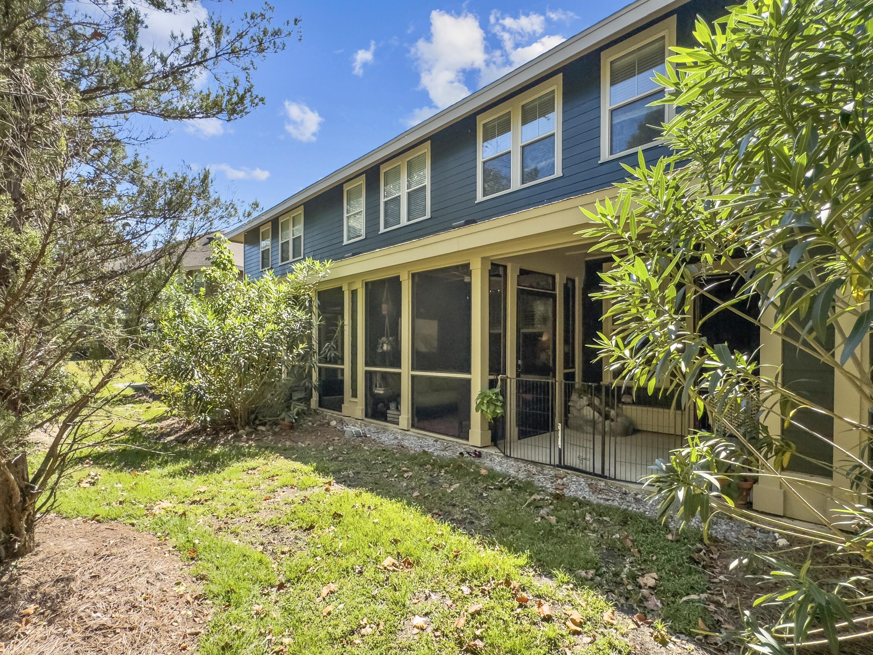5520 Colonial Chatsworth Circle