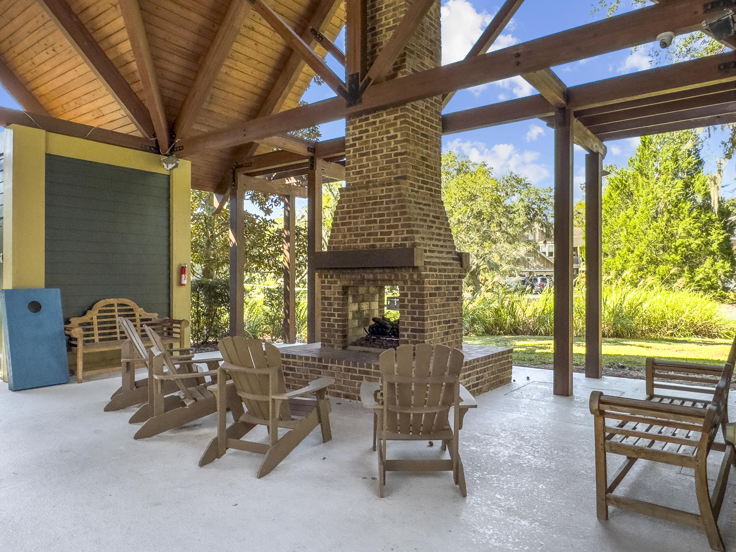 5520 Colonial Chatsworth Circle