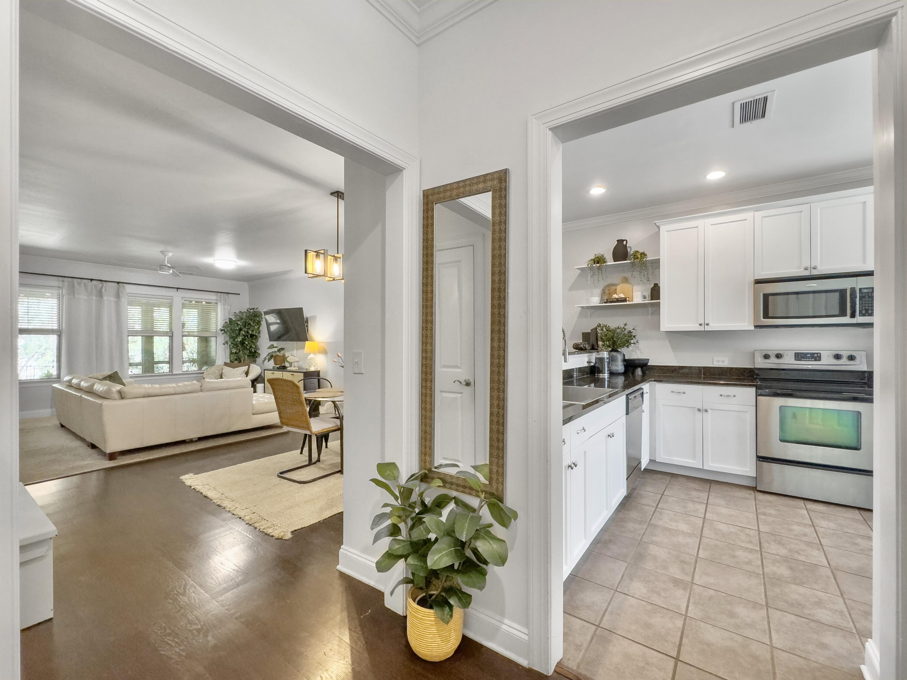 5520 Colonial Chatsworth Circle