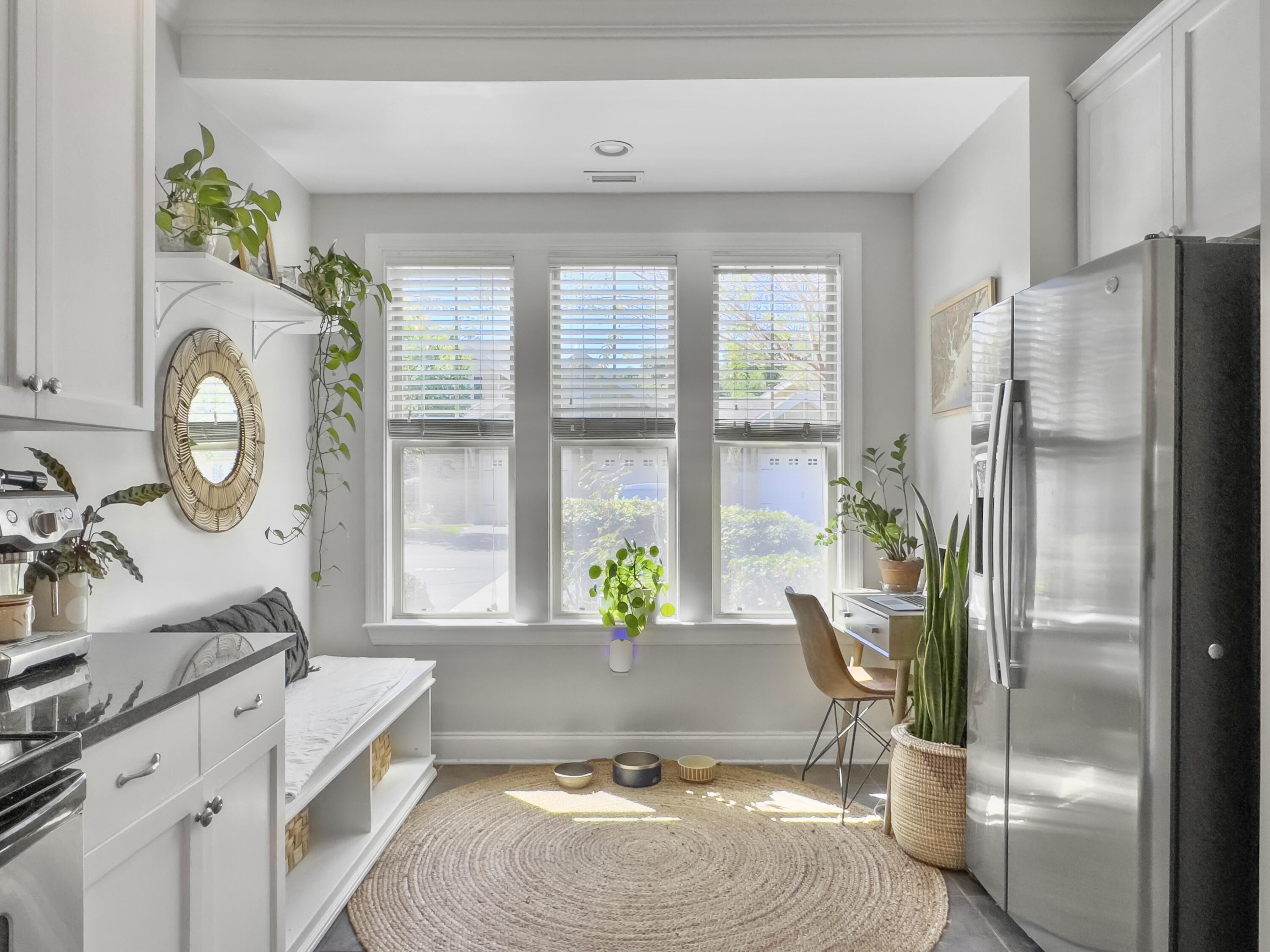 5520 Colonial Chatsworth Circle