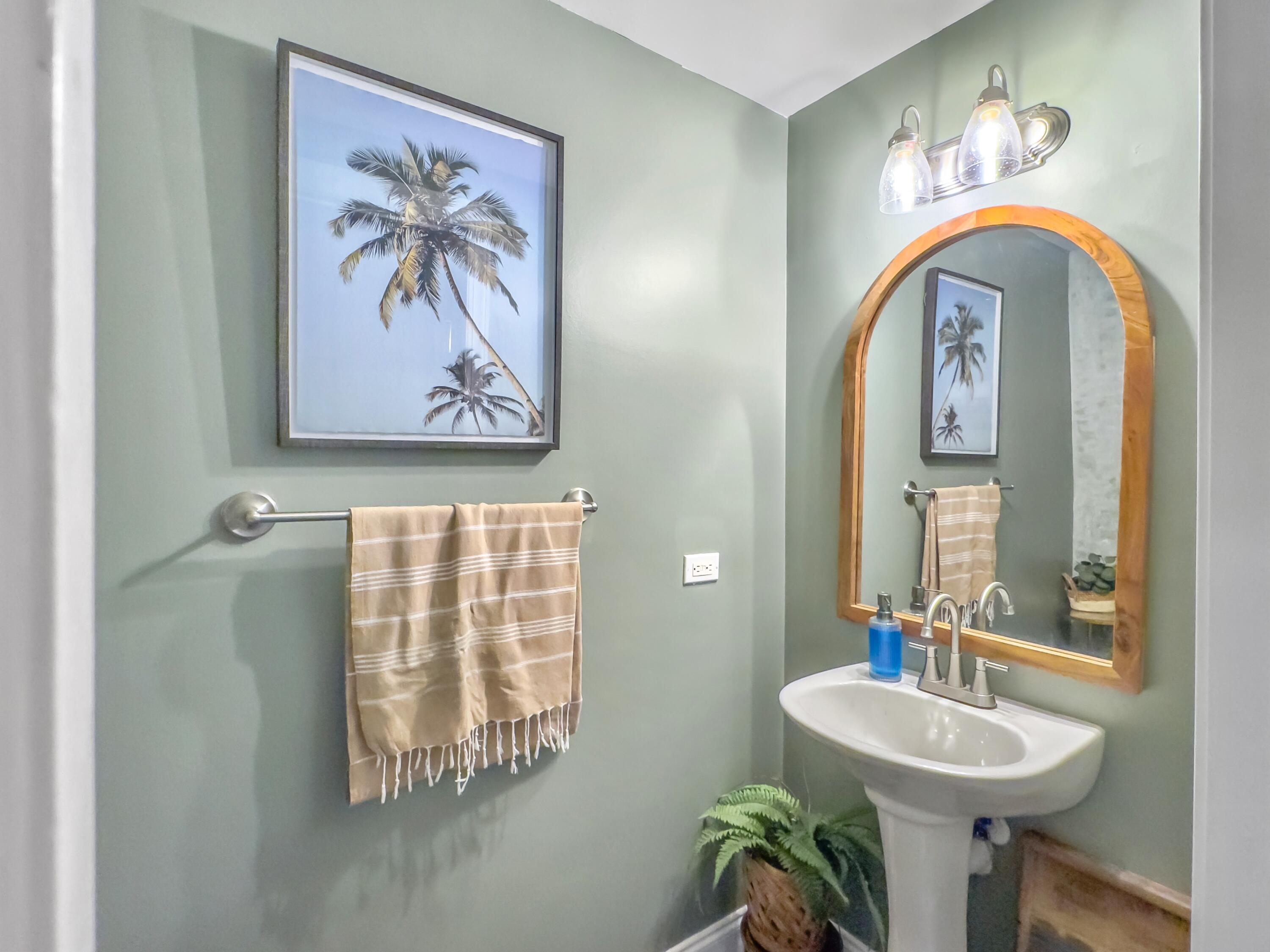 5520 Colonial Chatsworth Circle
