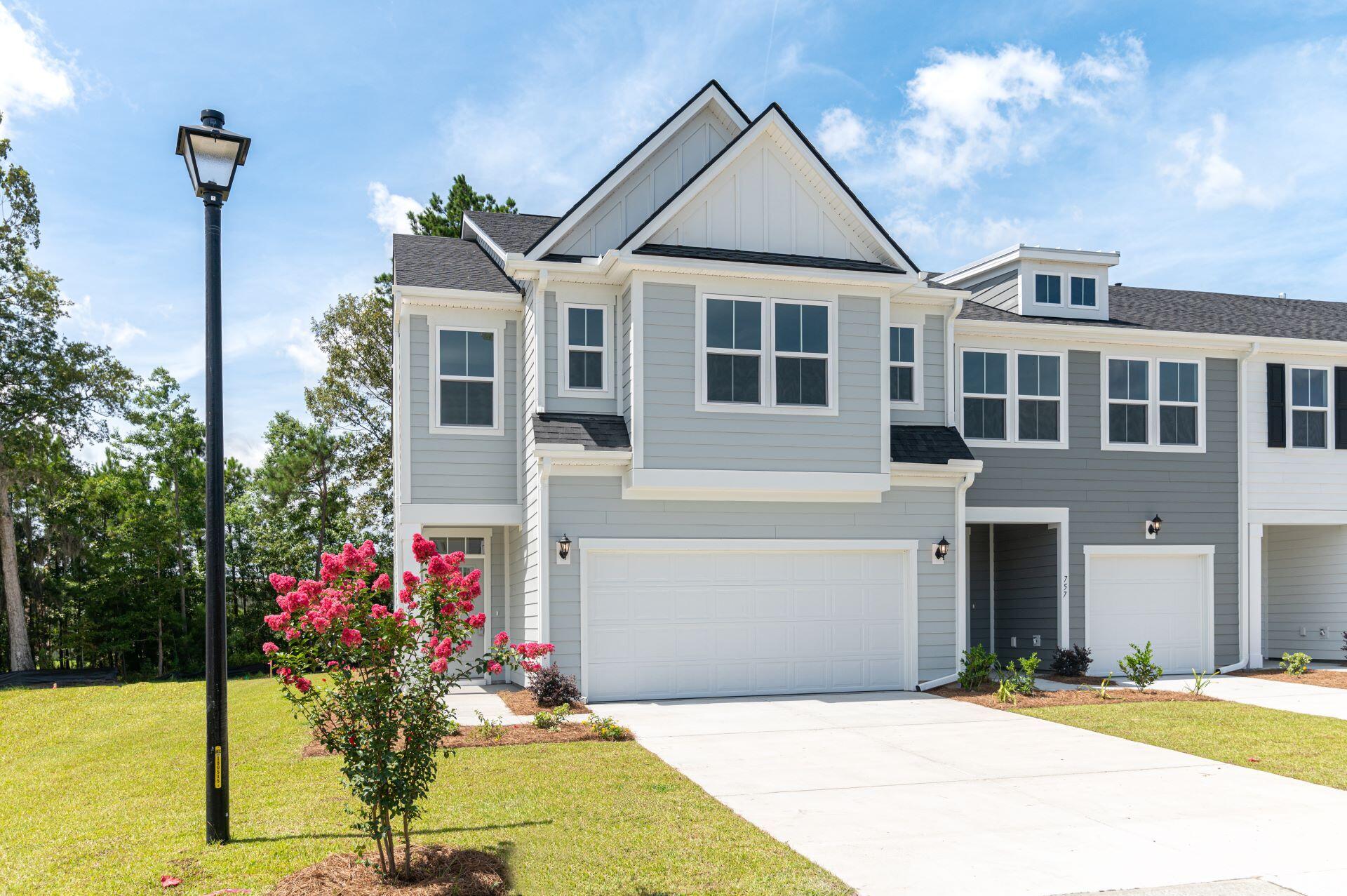 573 Trotters Lane # 220