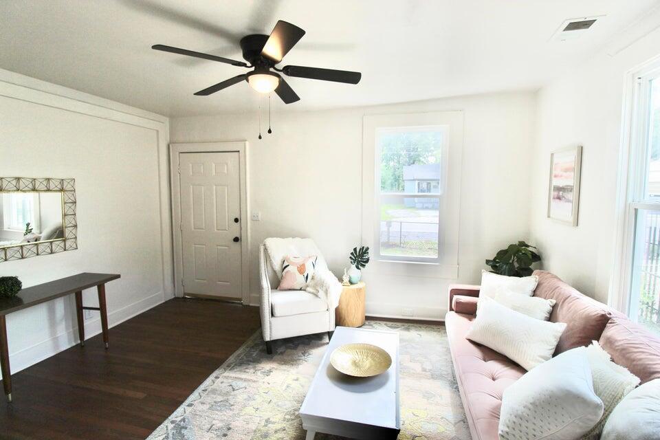 2755 W Surrey Drive