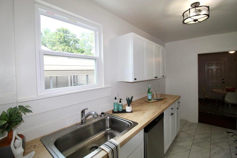 2755 W Surrey Drive