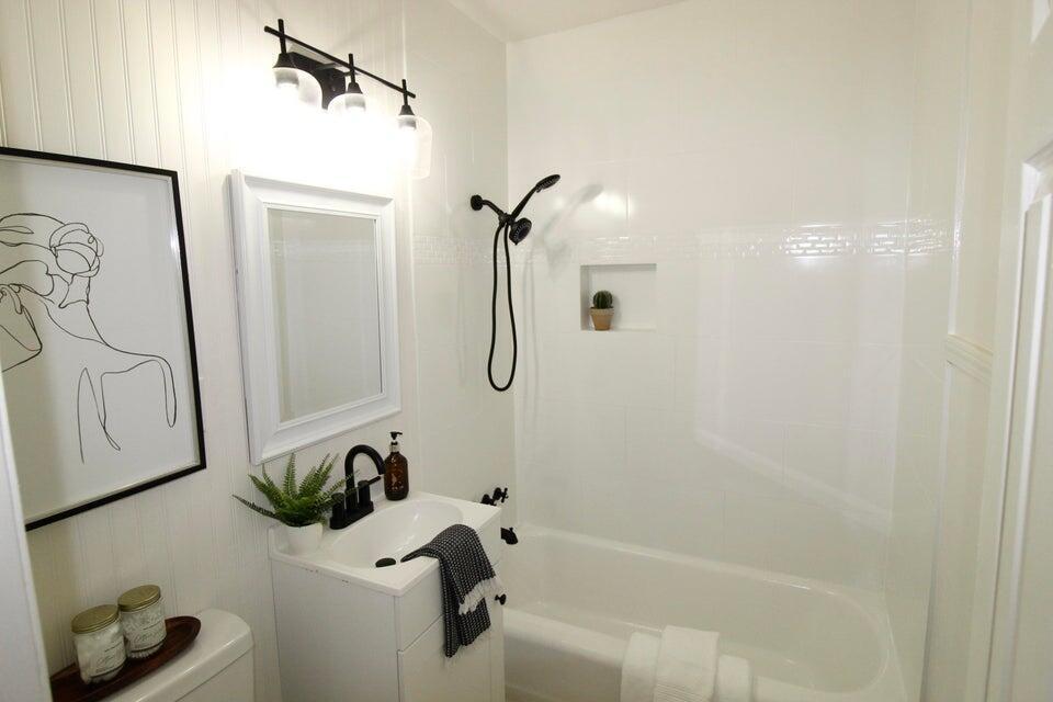 2755 W Surrey Drive