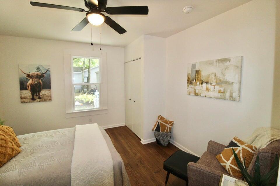 2755 W Surrey Drive
