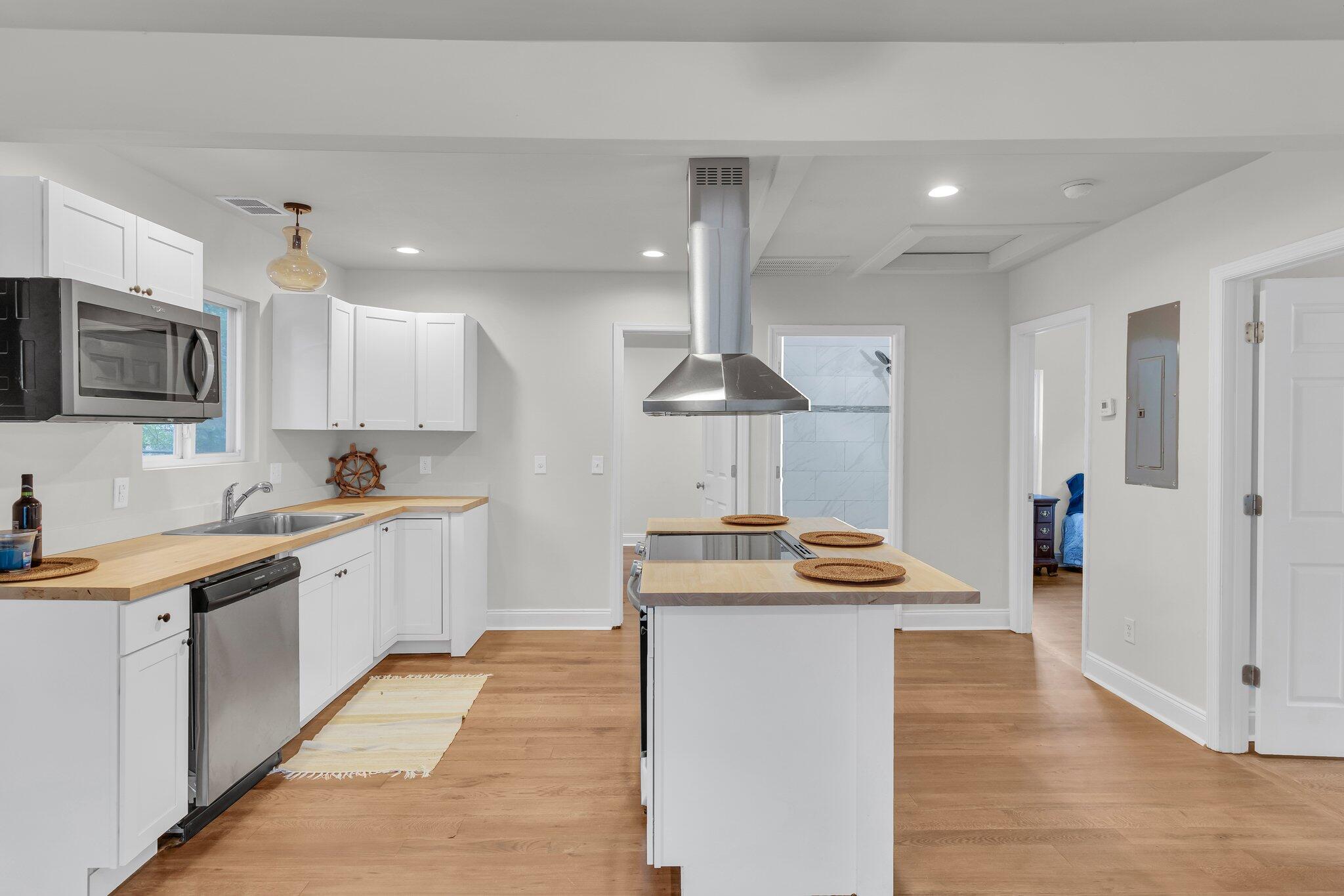 2720 W Surrey Drive