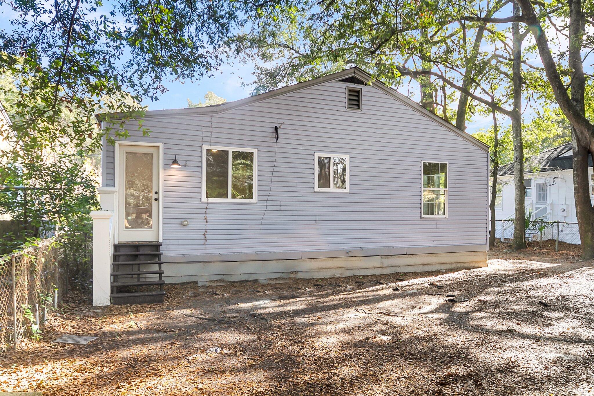 2720 W Surrey Drive