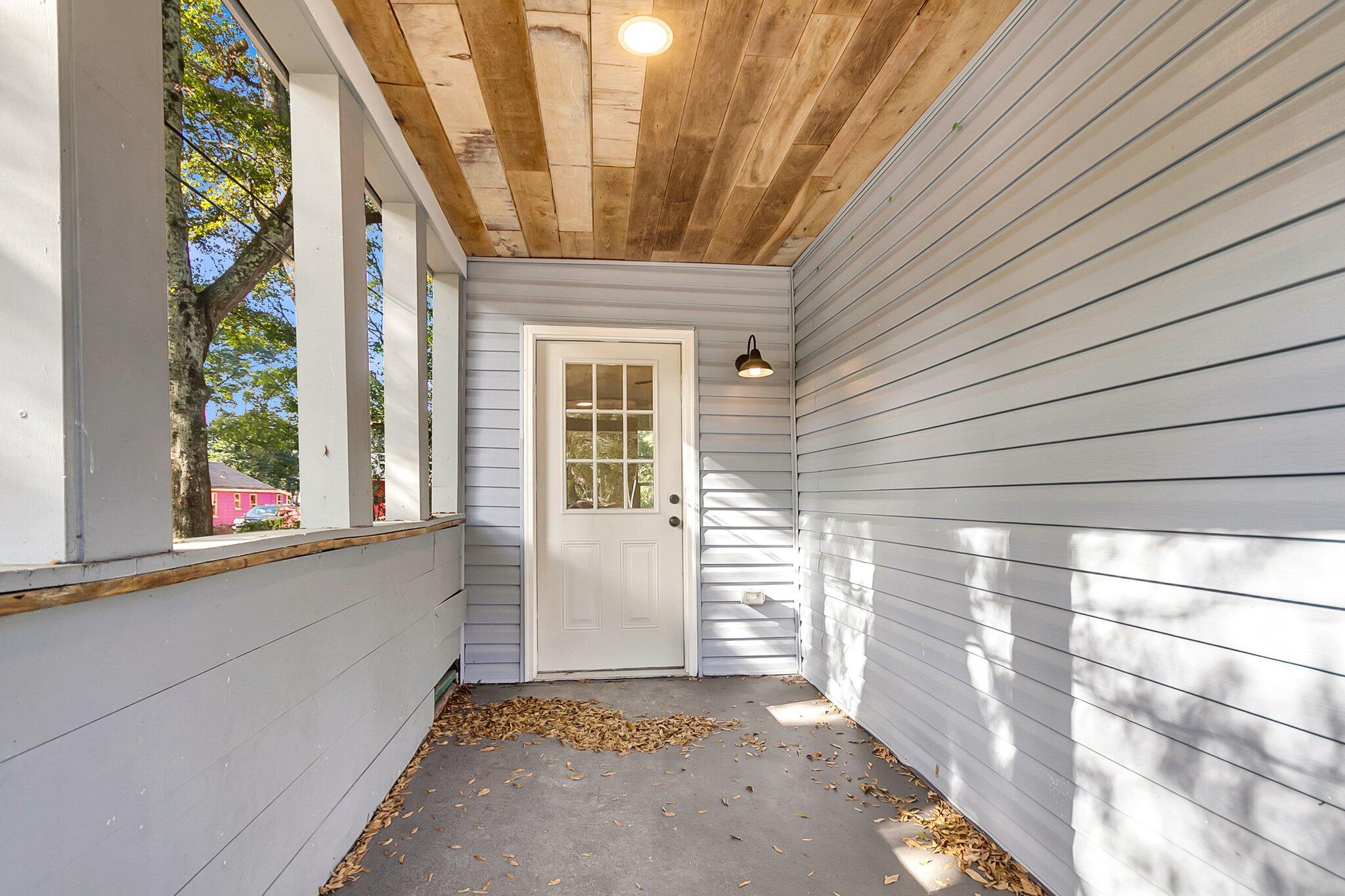 2720 W Surrey Drive