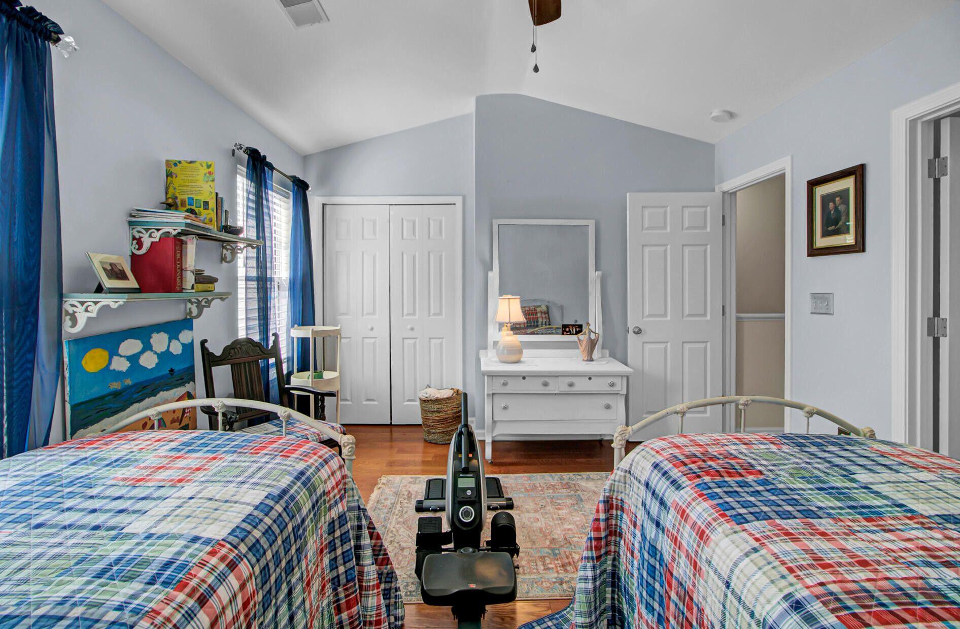 1122 Island Club Drive