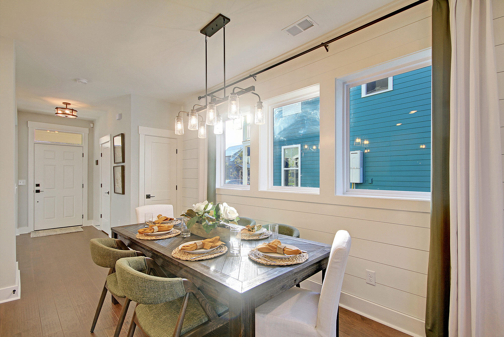 713 Rumbling Leaf Lane