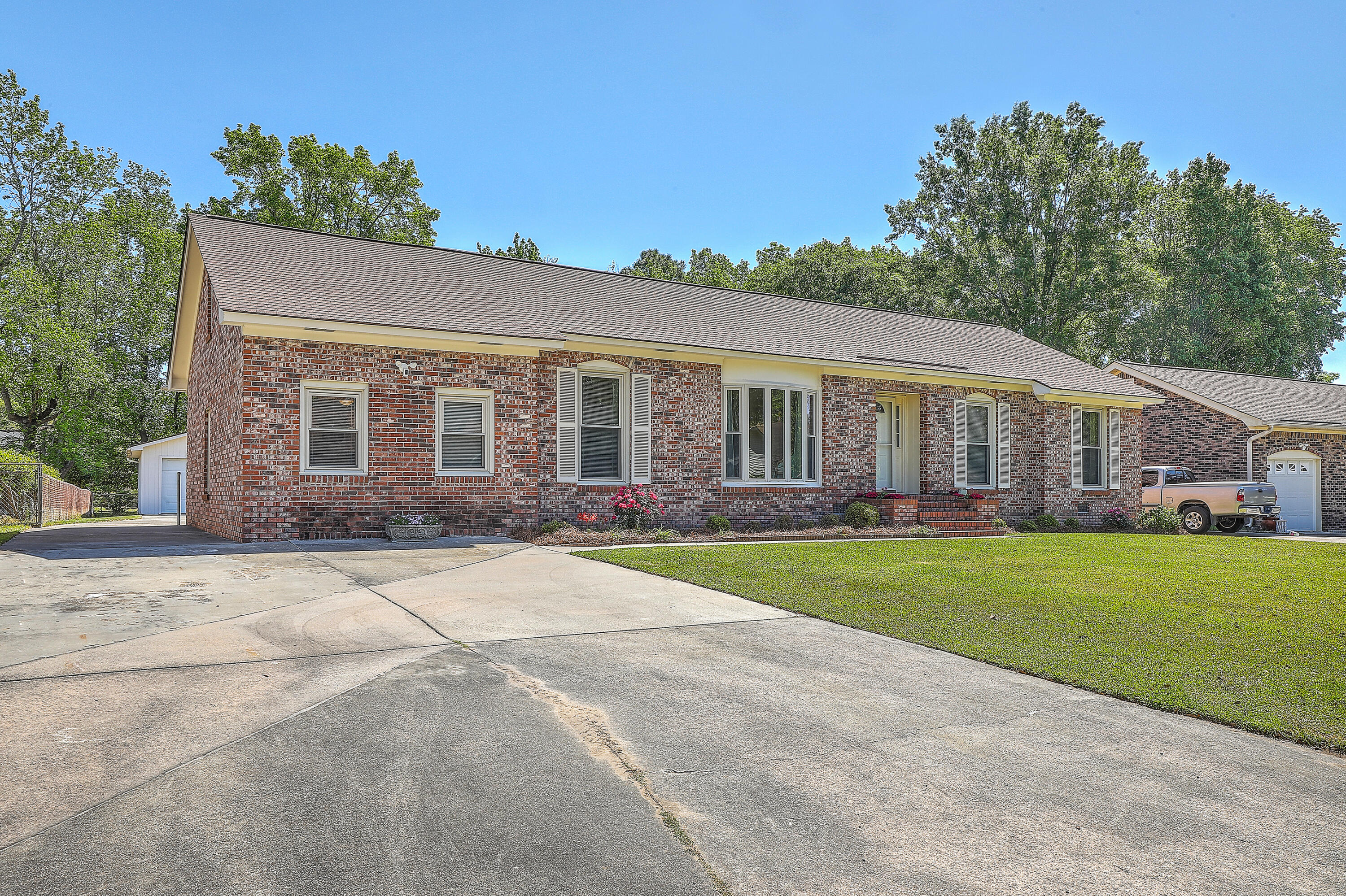109 Winston Way