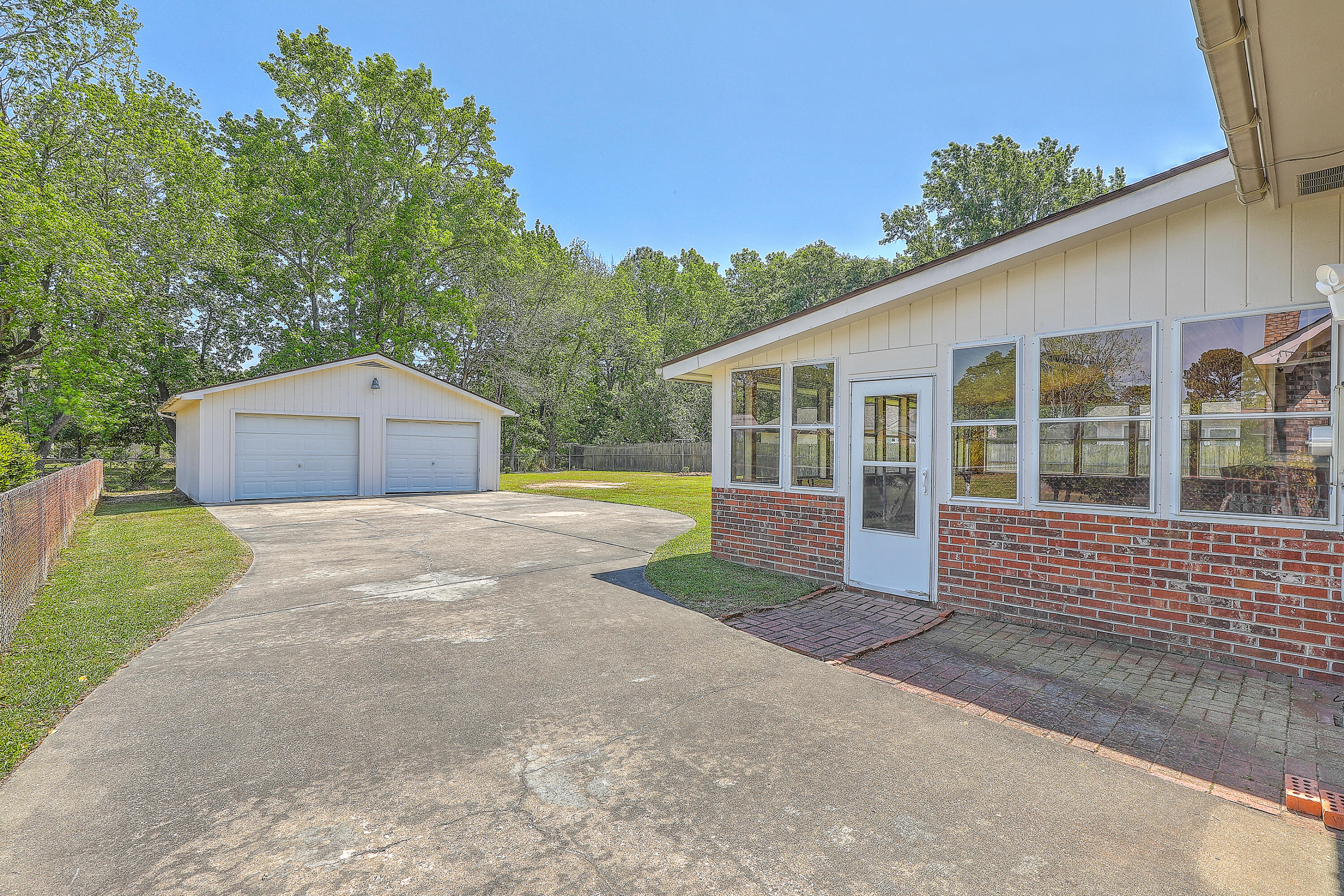 109 Winston Way