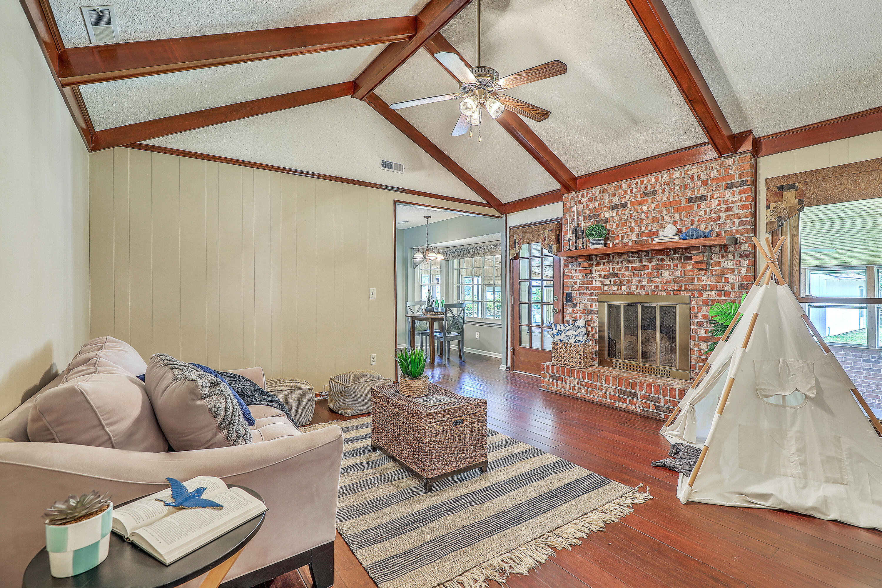 109 Winston Way