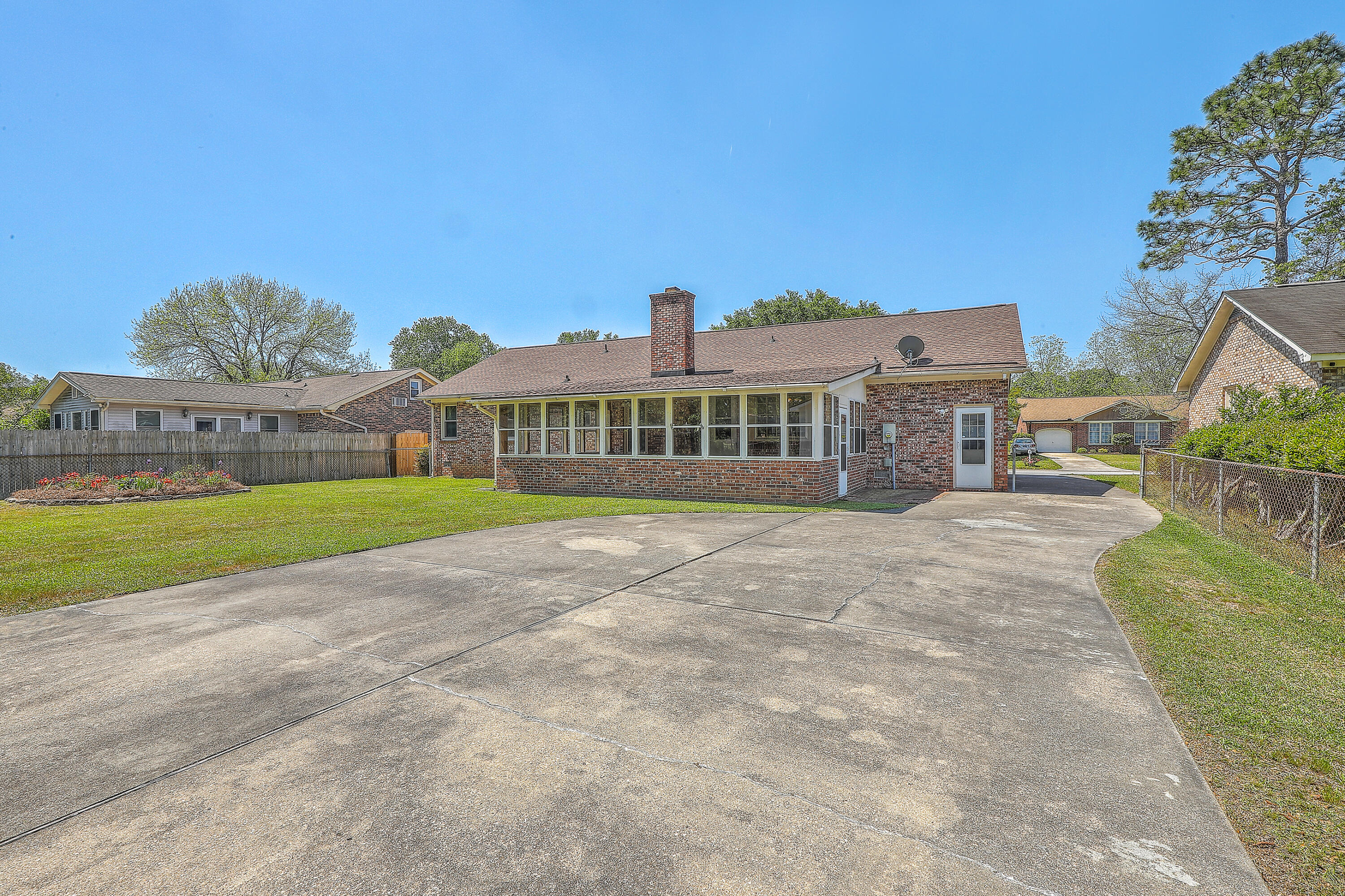 109 Winston Way