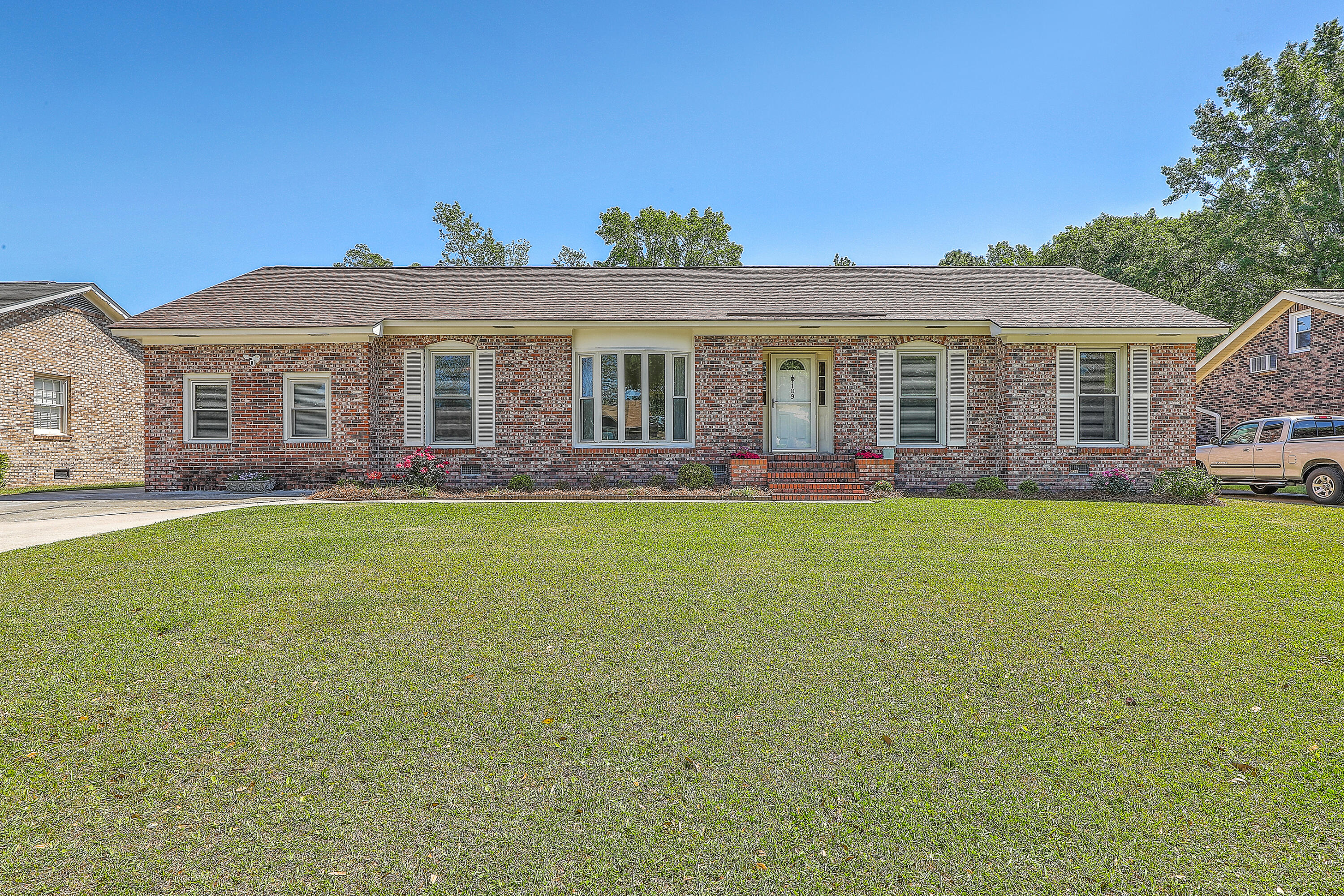 109 Winston Way