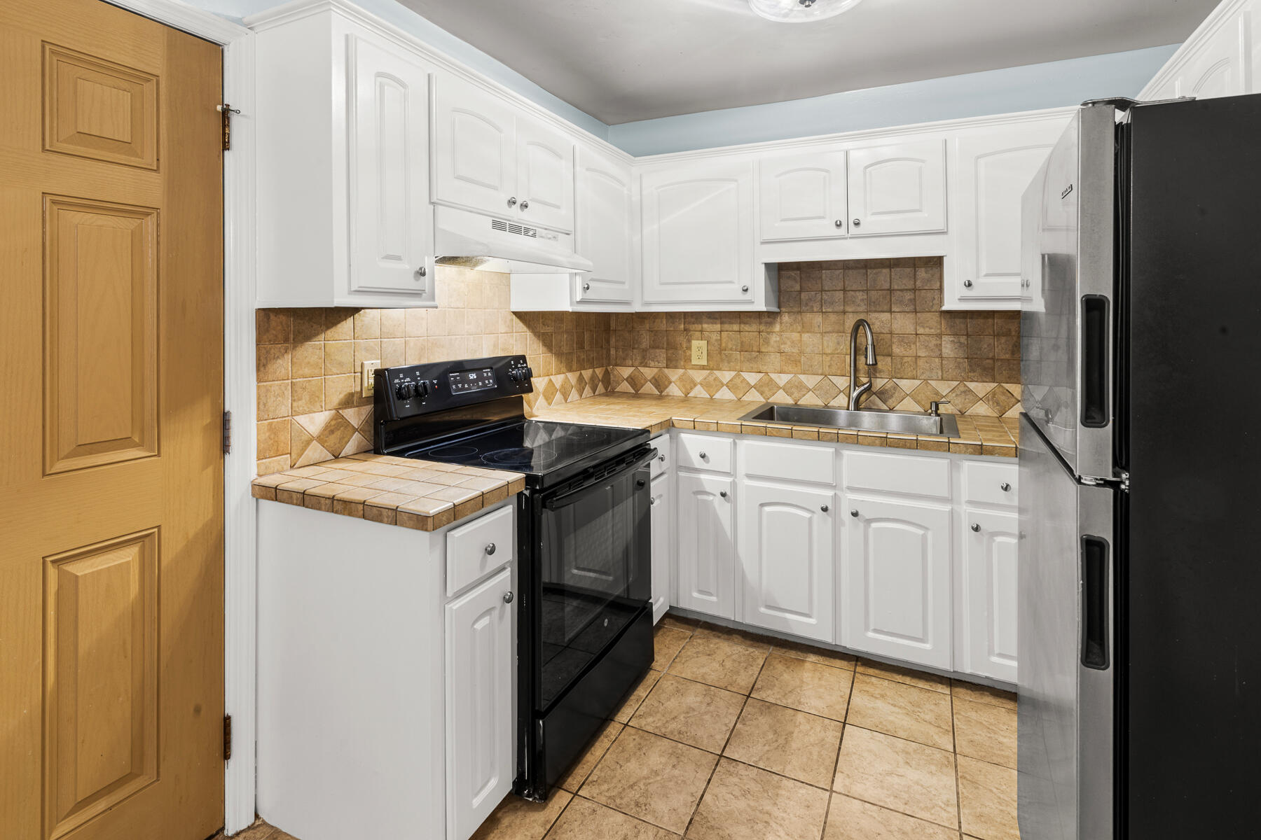 7914 Dutch Court