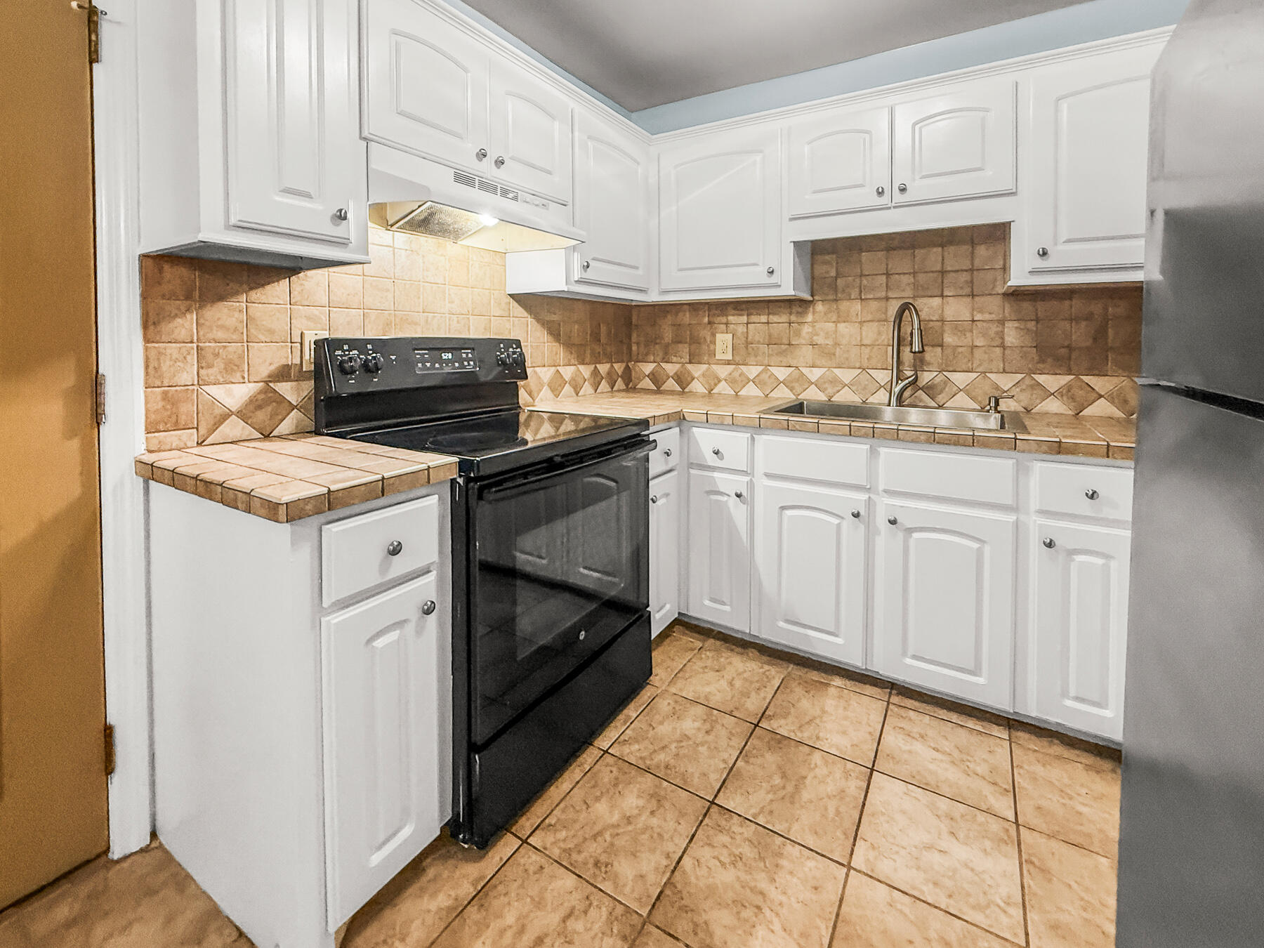 7914 Dutch Court