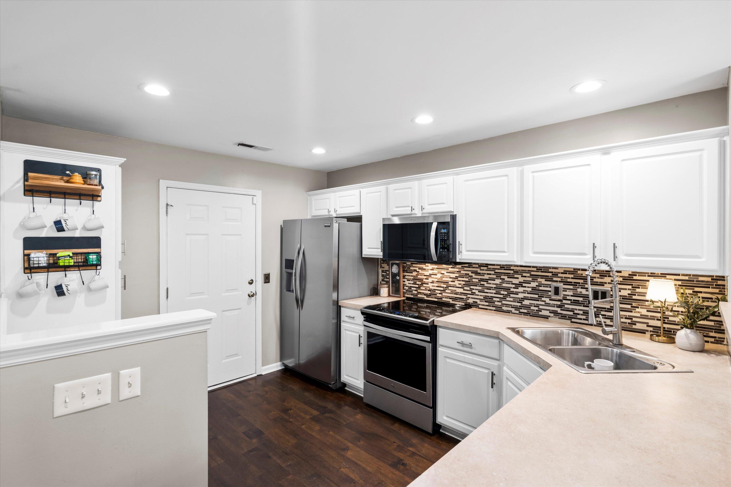 8676 Grassy Oak Trail
