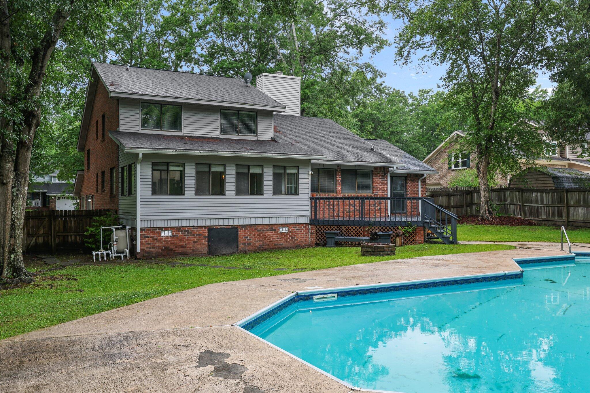 105 Londonderry Road