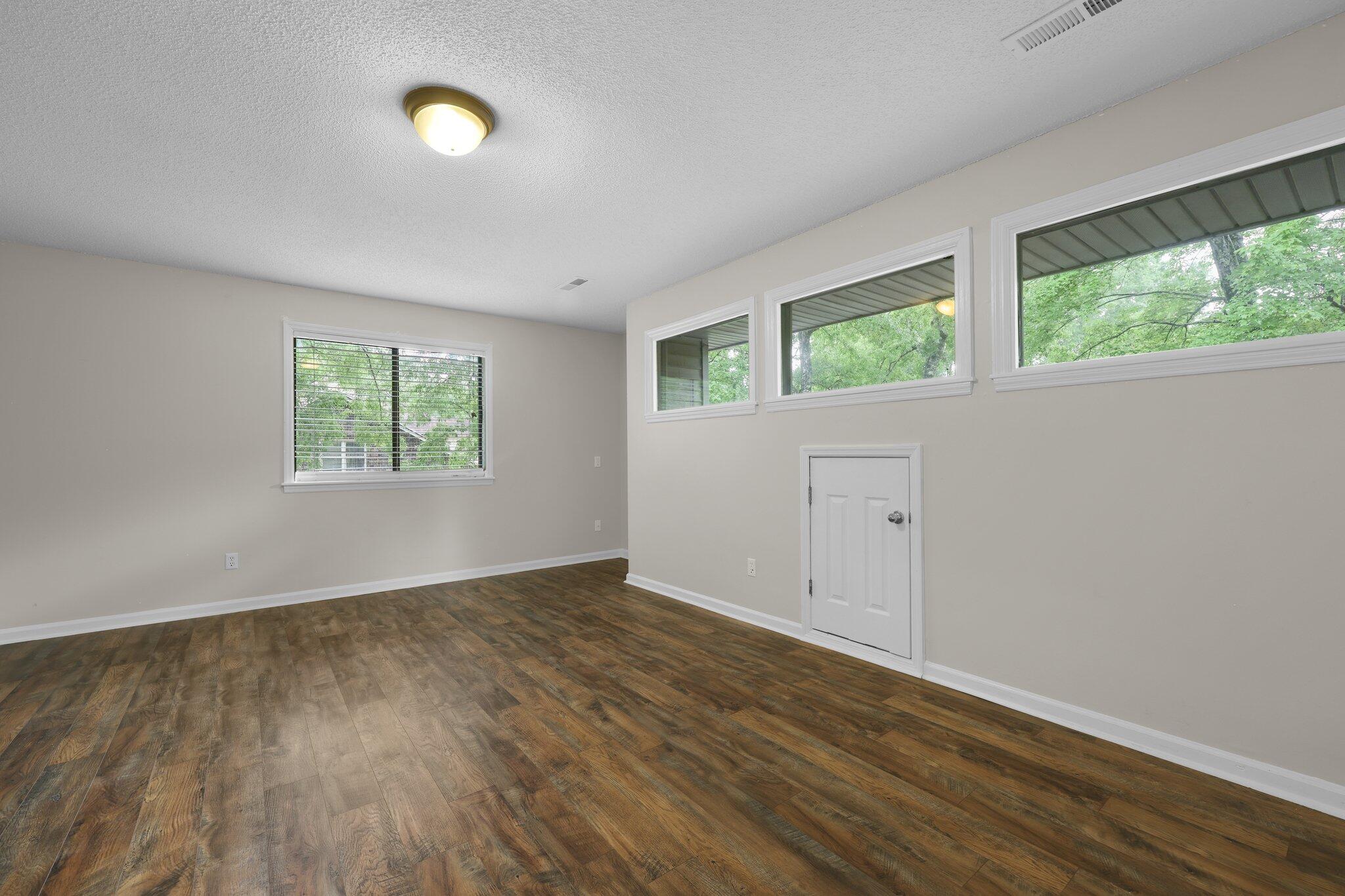 105 Londonderry Road