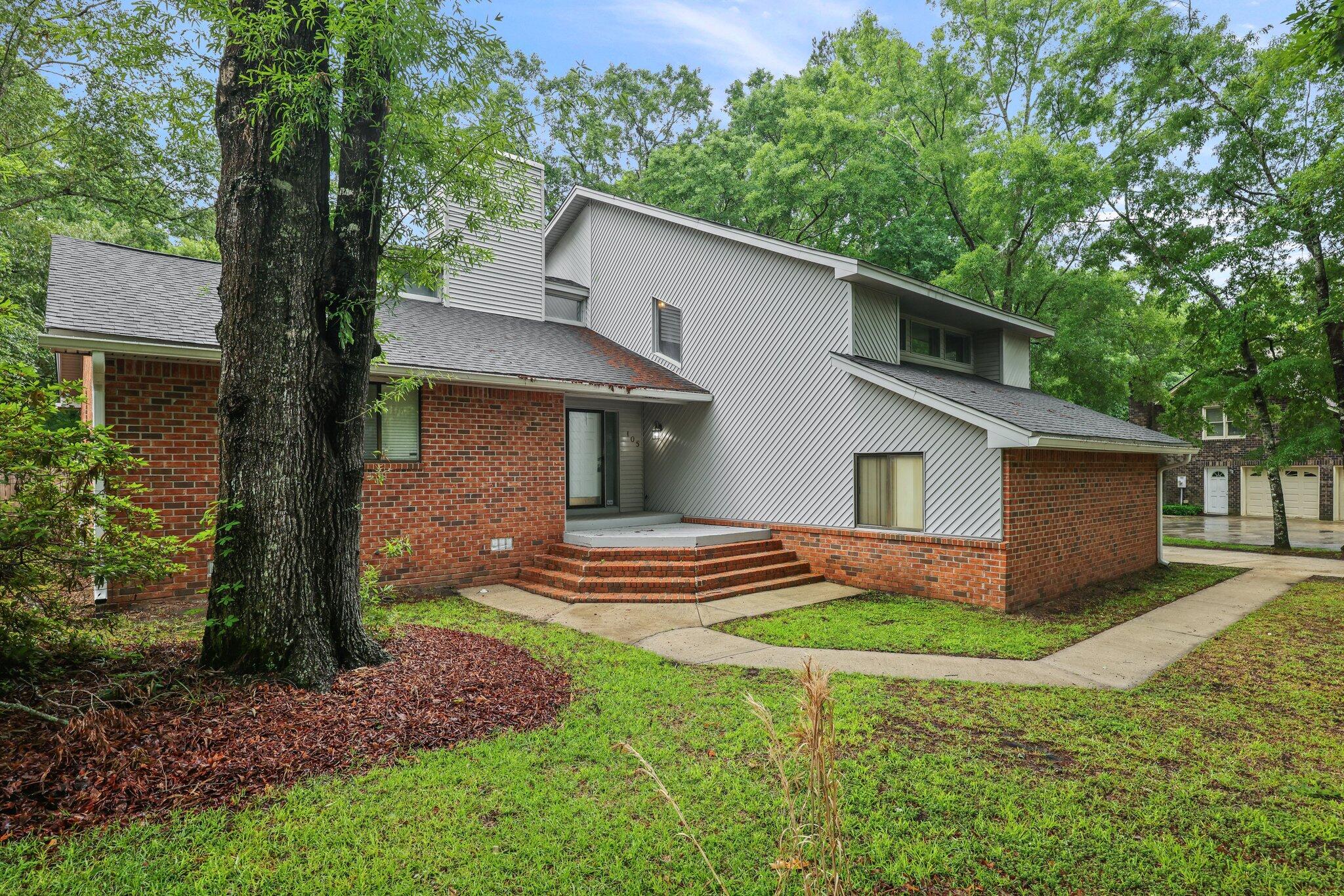 105 Londonderry Road