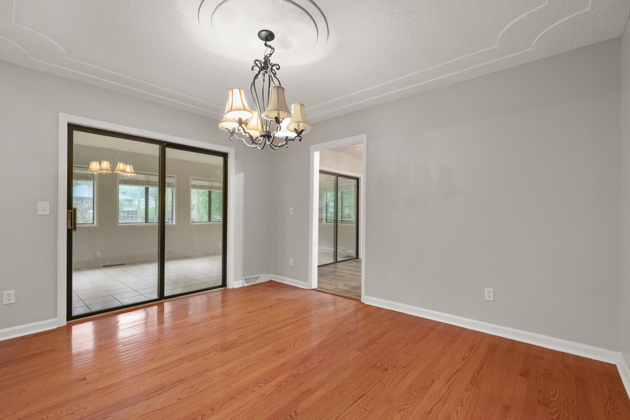 105 Londonderry Road