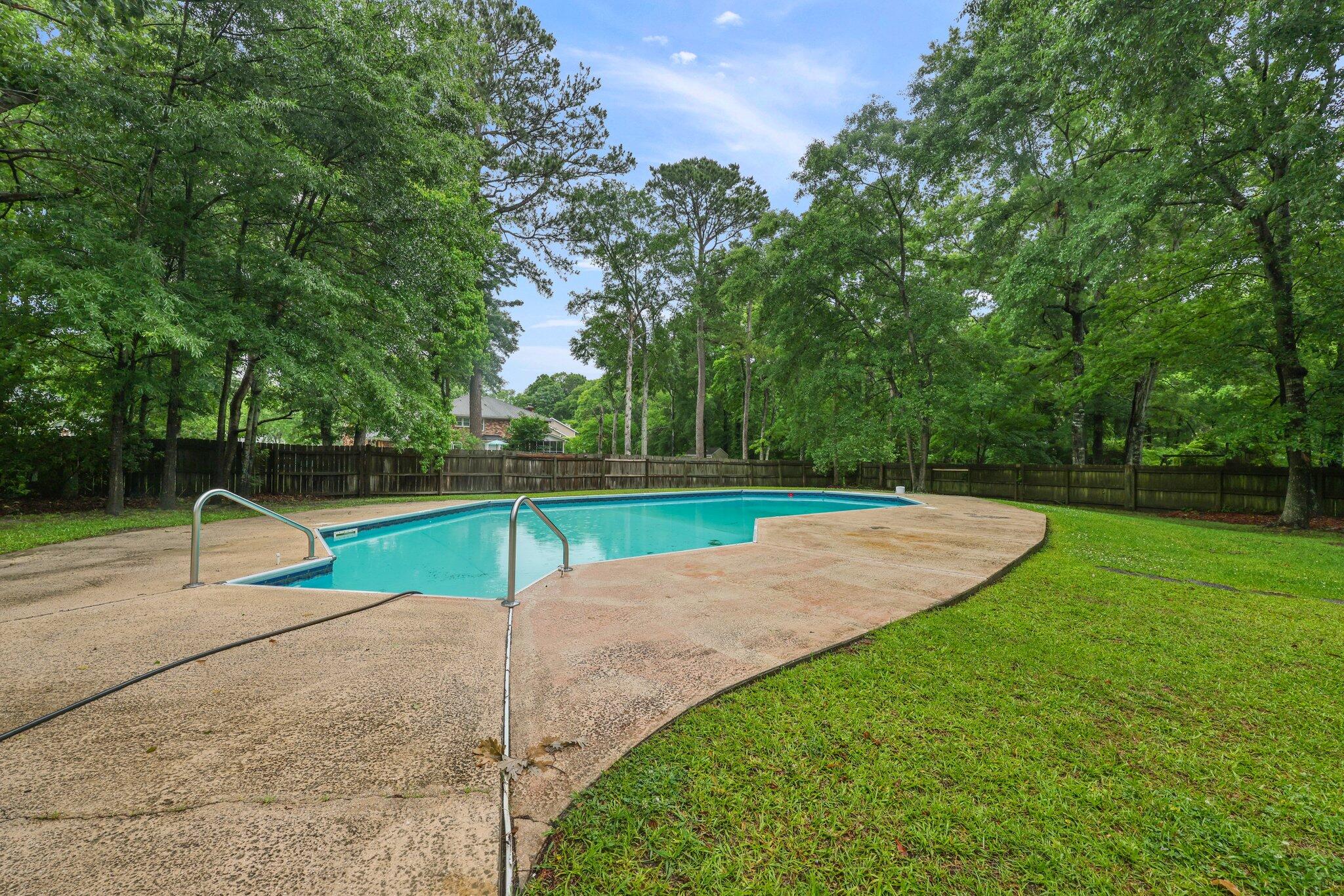 105 Londonderry Road