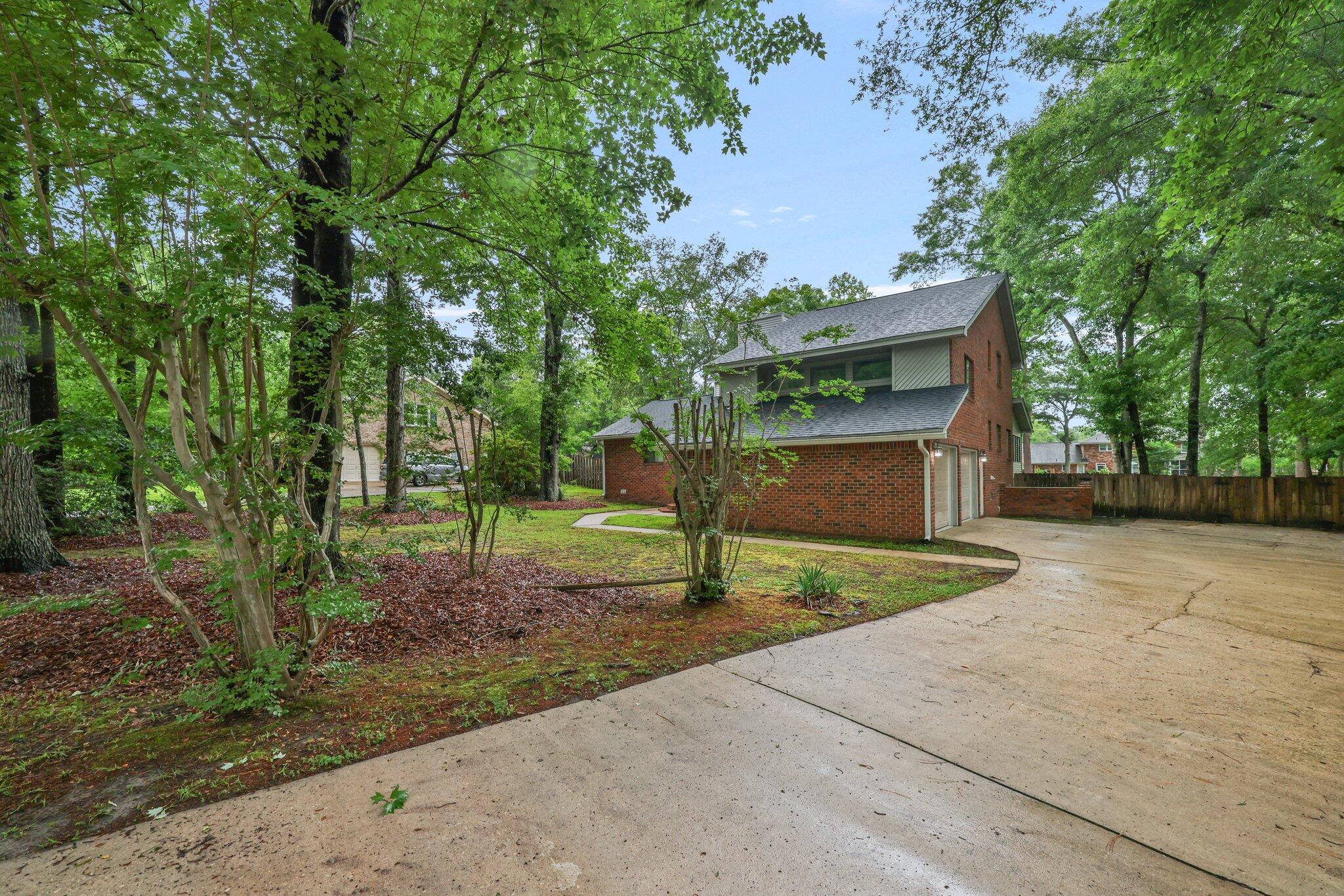 105 Londonderry Road