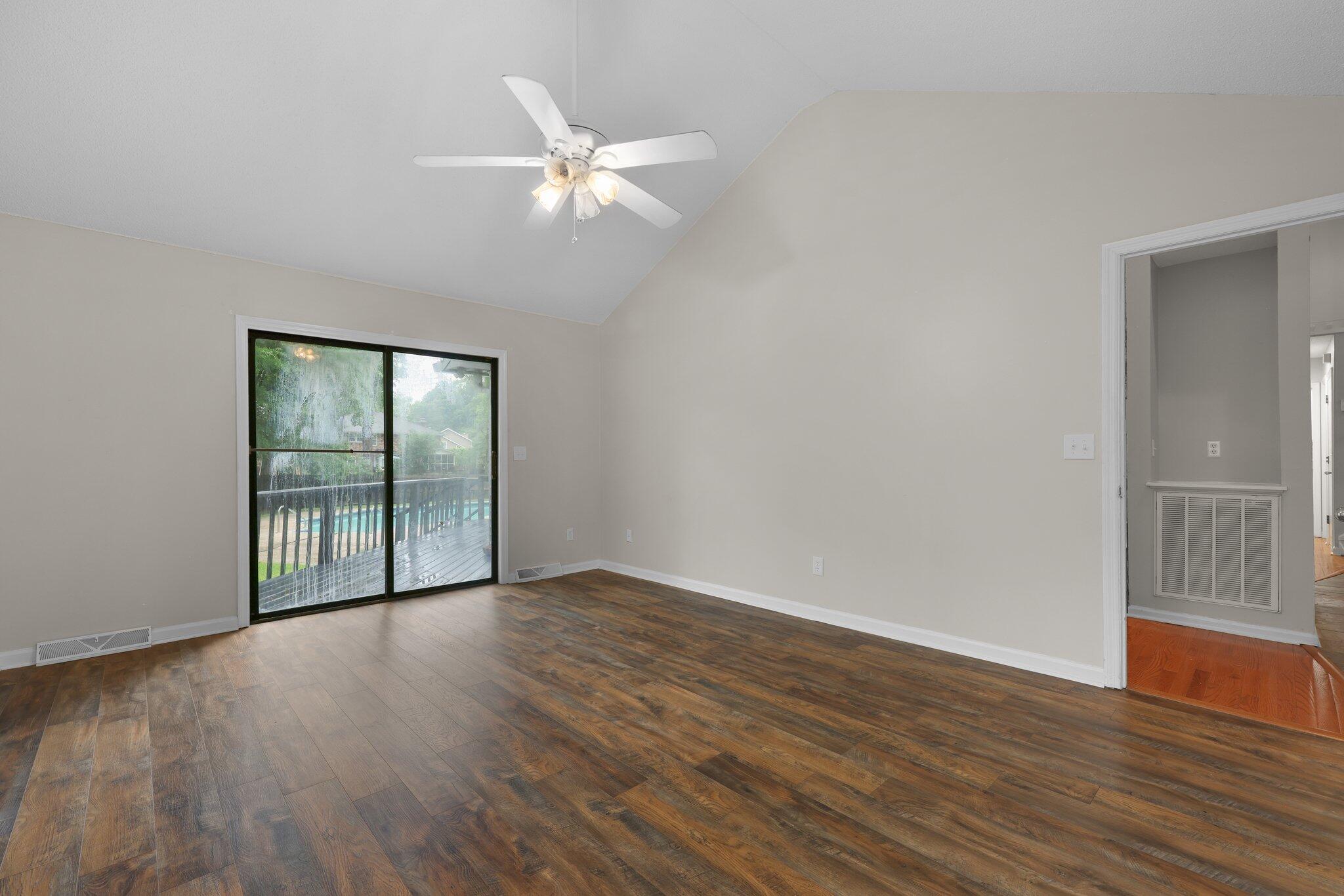 105 Londonderry Road