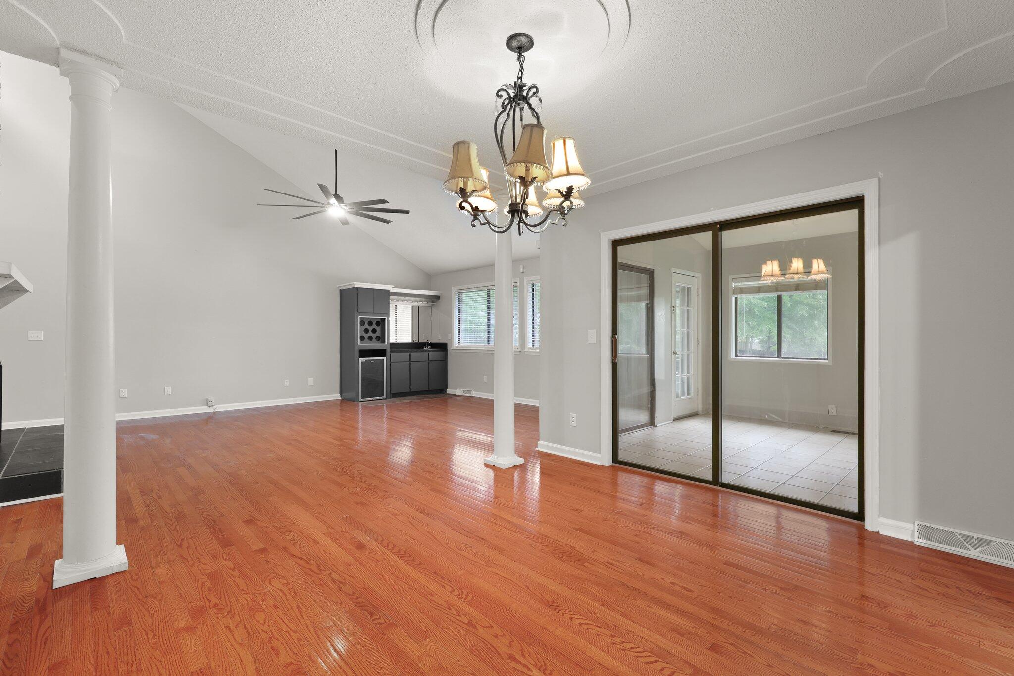 105 Londonderry Road