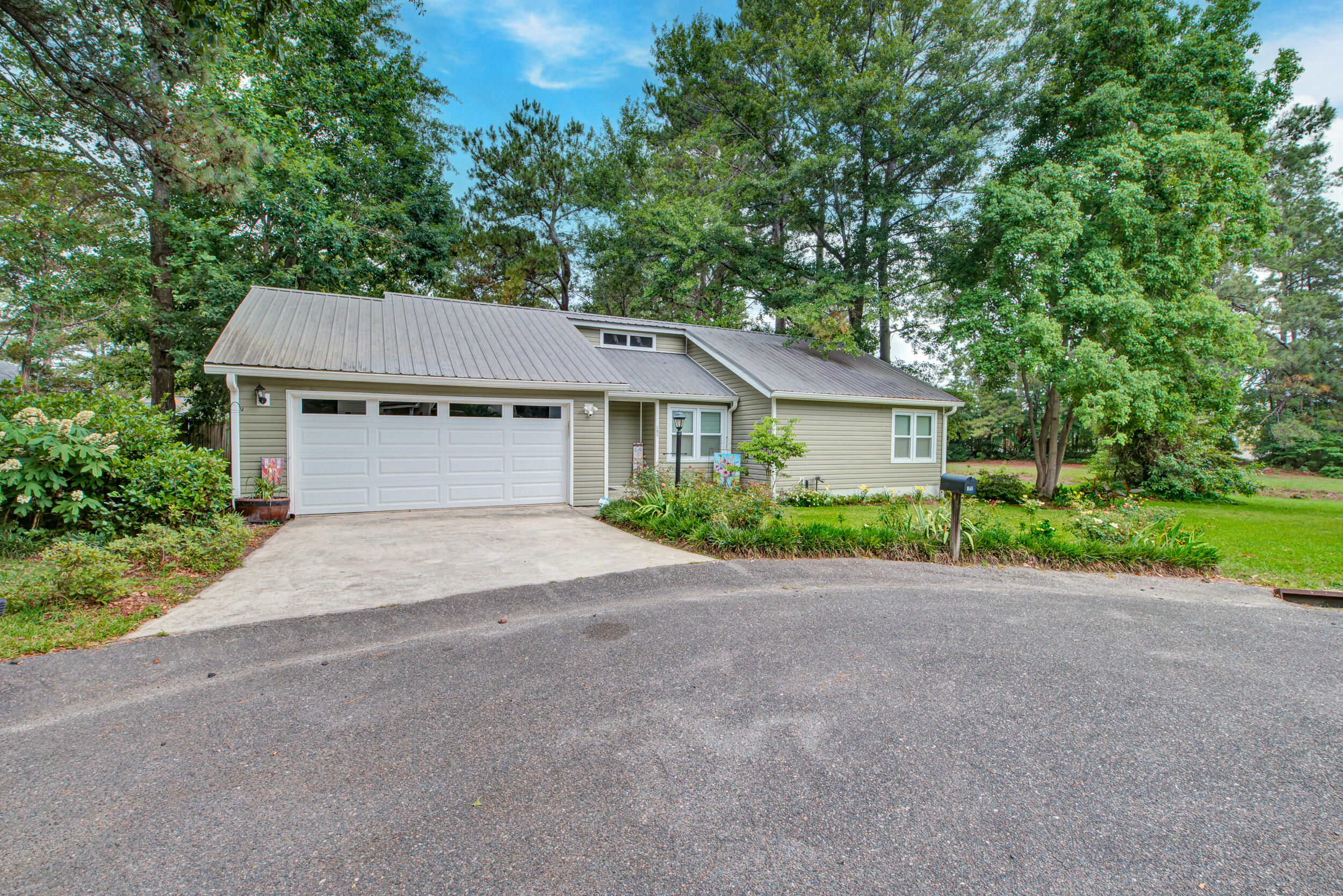 109 Willow Court