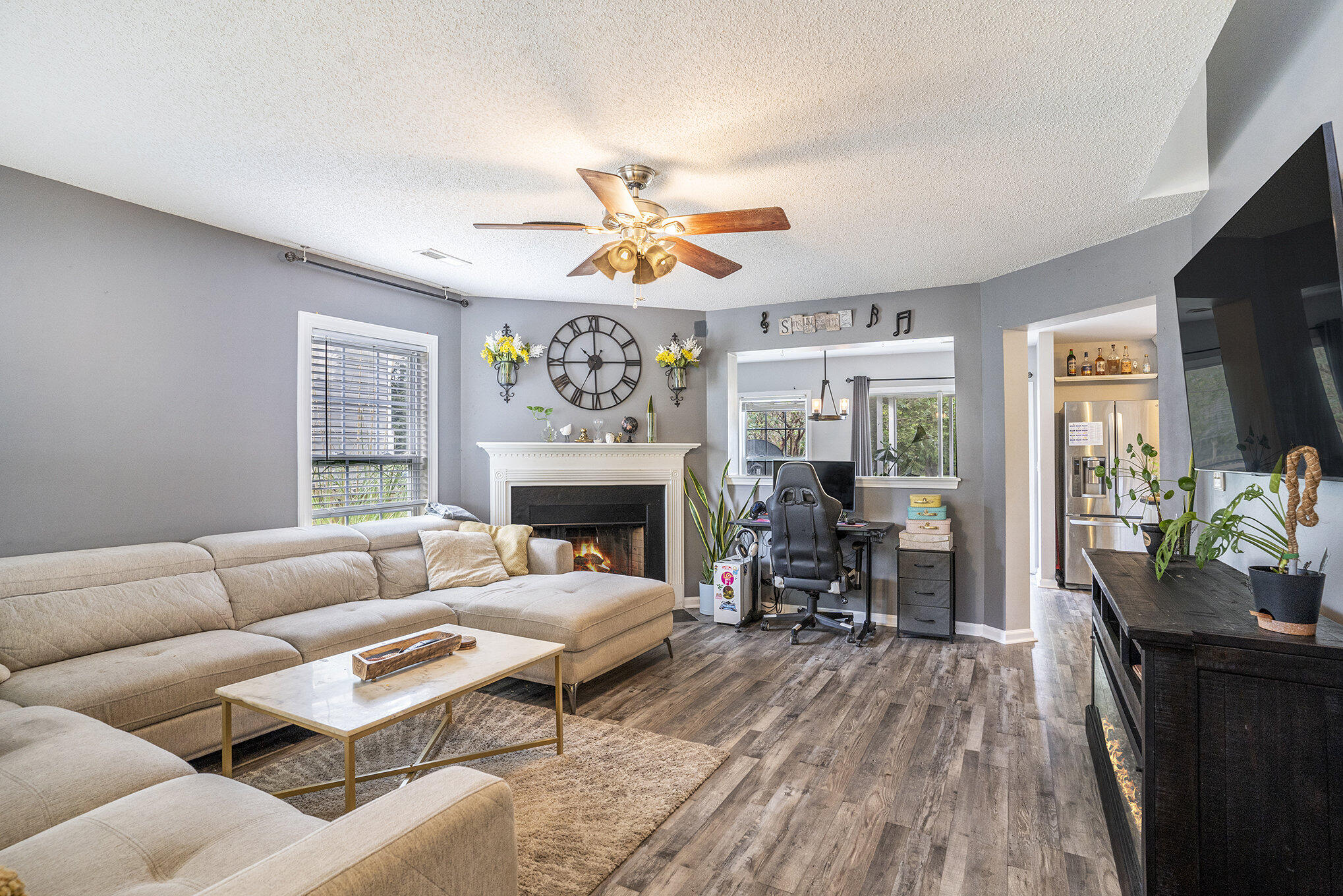 4987 Ballantine Drive