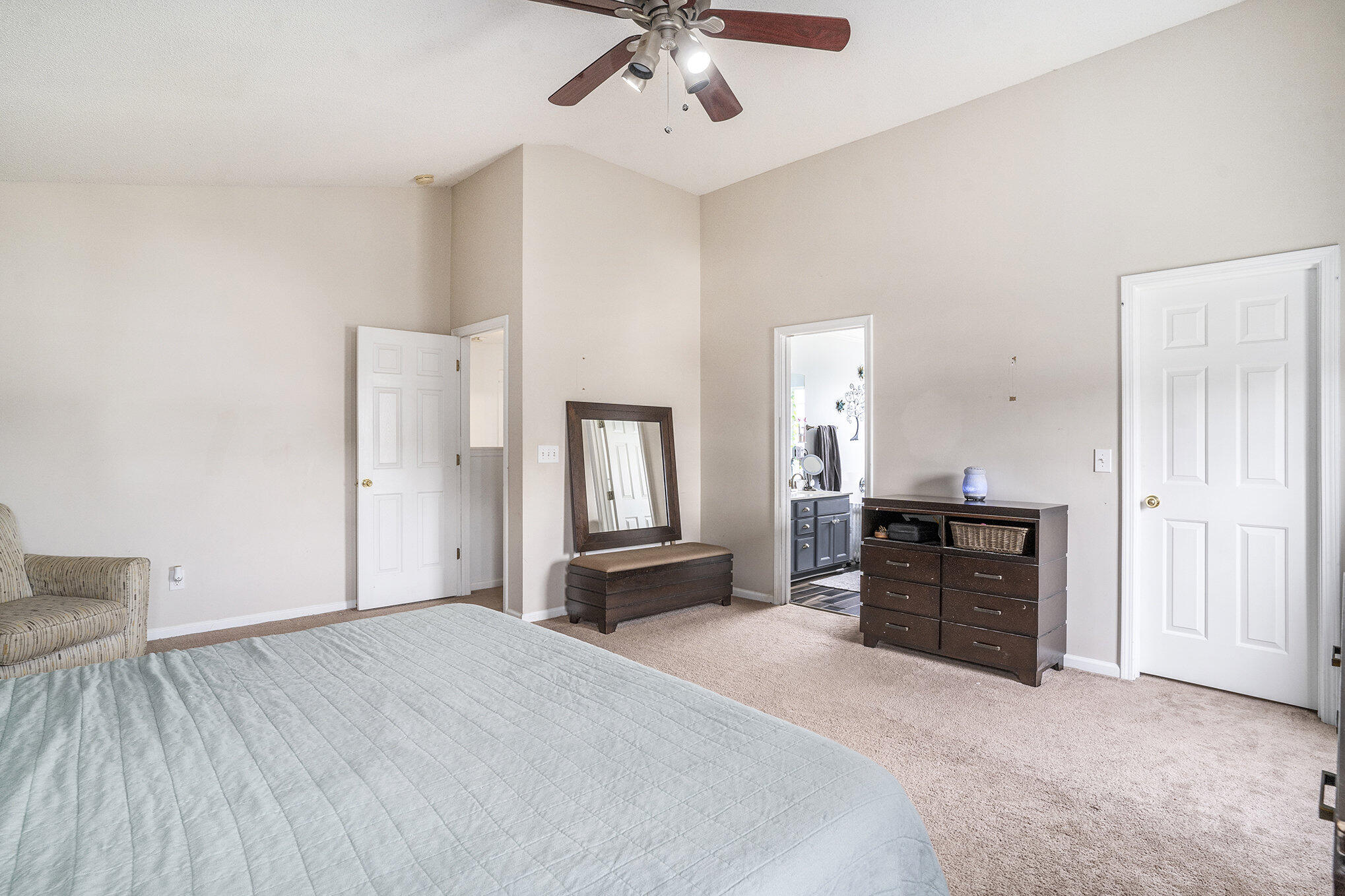 4987 Ballantine Drive