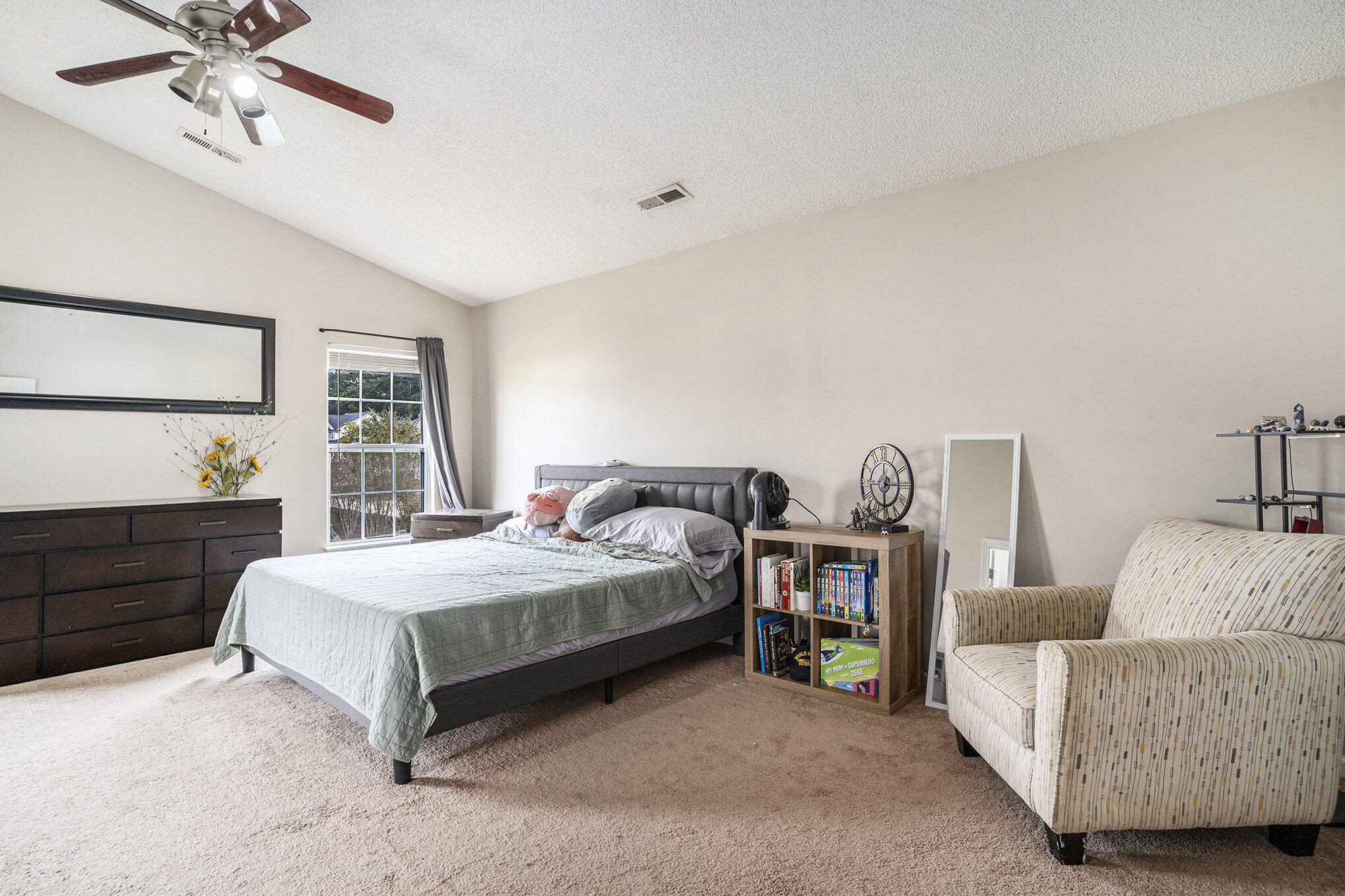 4987 Ballantine Drive