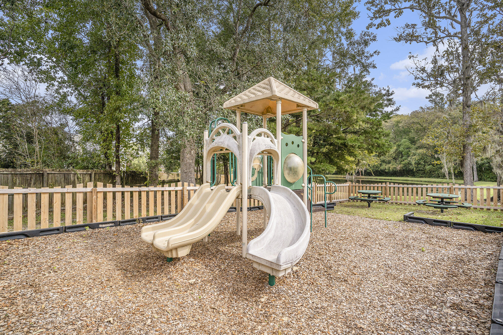 4987 Ballantine Drive