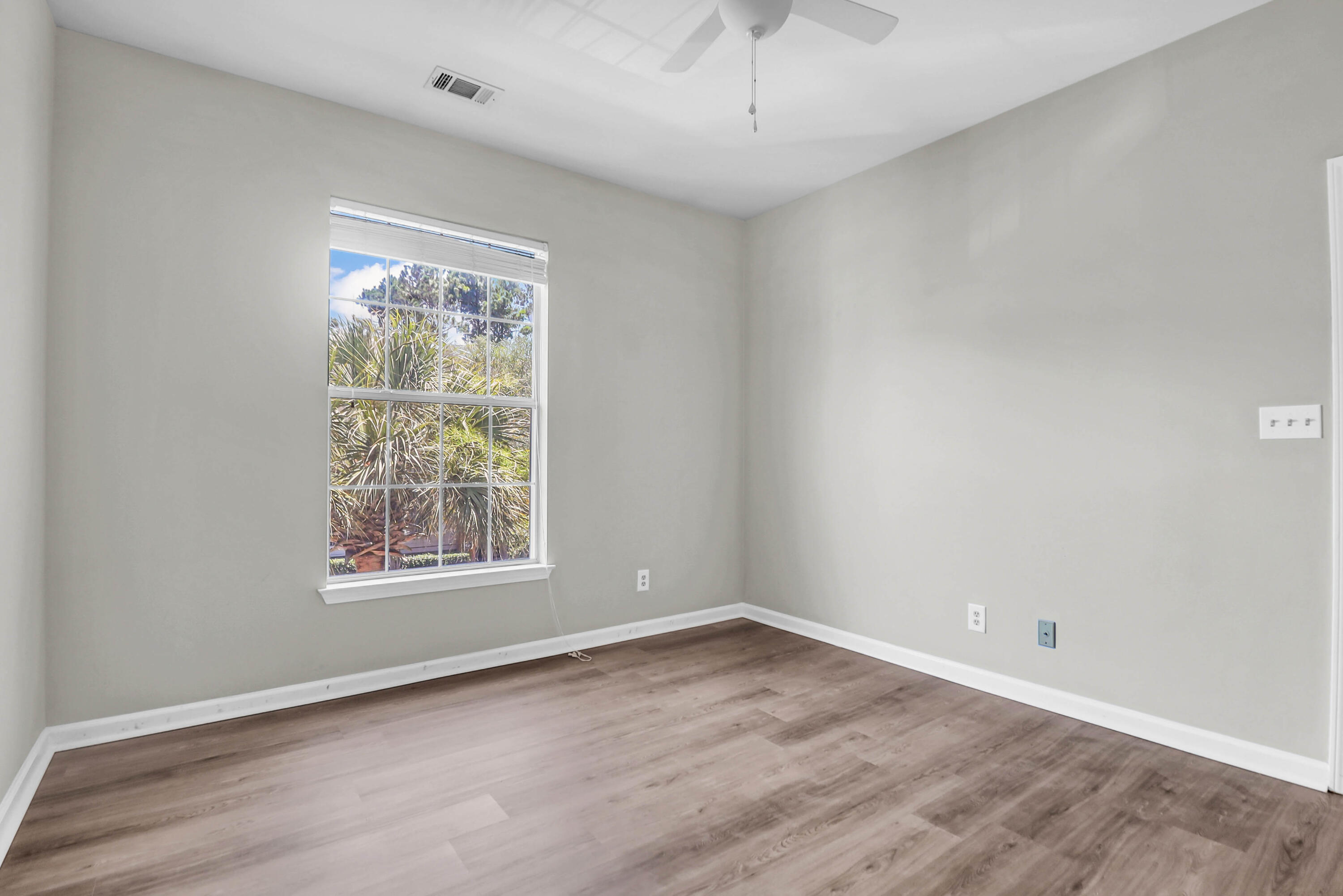 1600 Long Grove Drive # 423