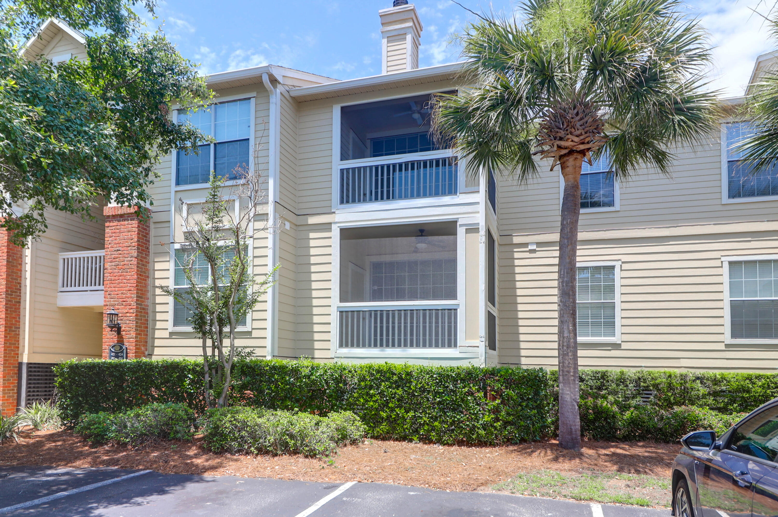 1600 Long Grove Drive # 423