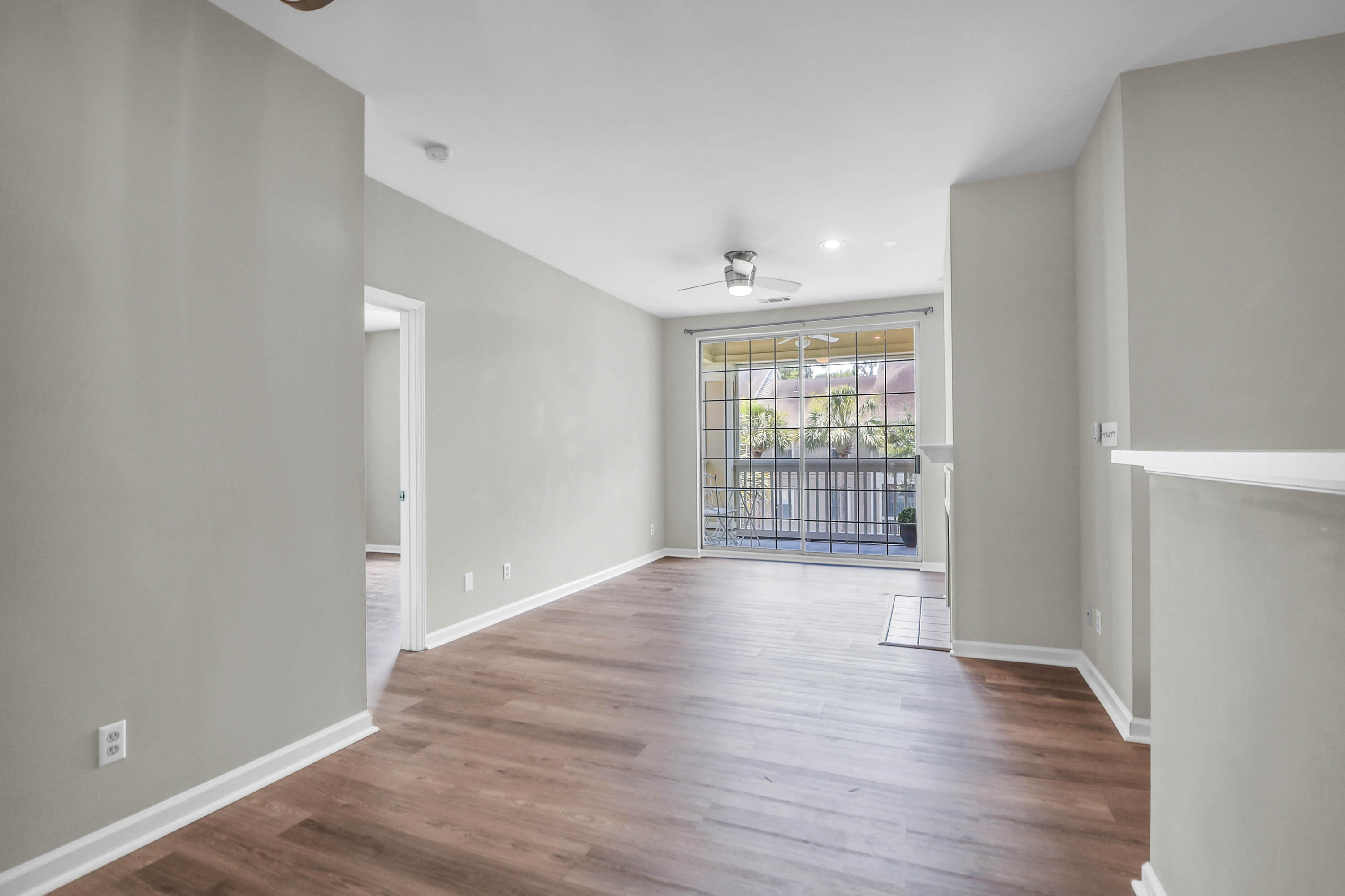1600 Long Grove Drive # 423