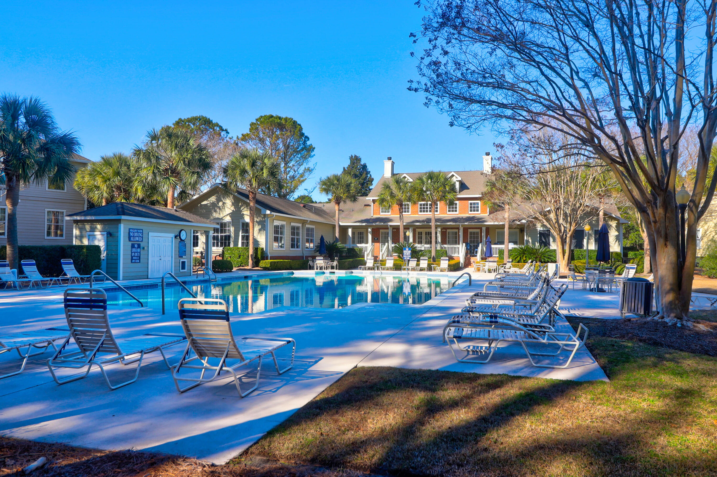 1600 Long Grove Drive # 423