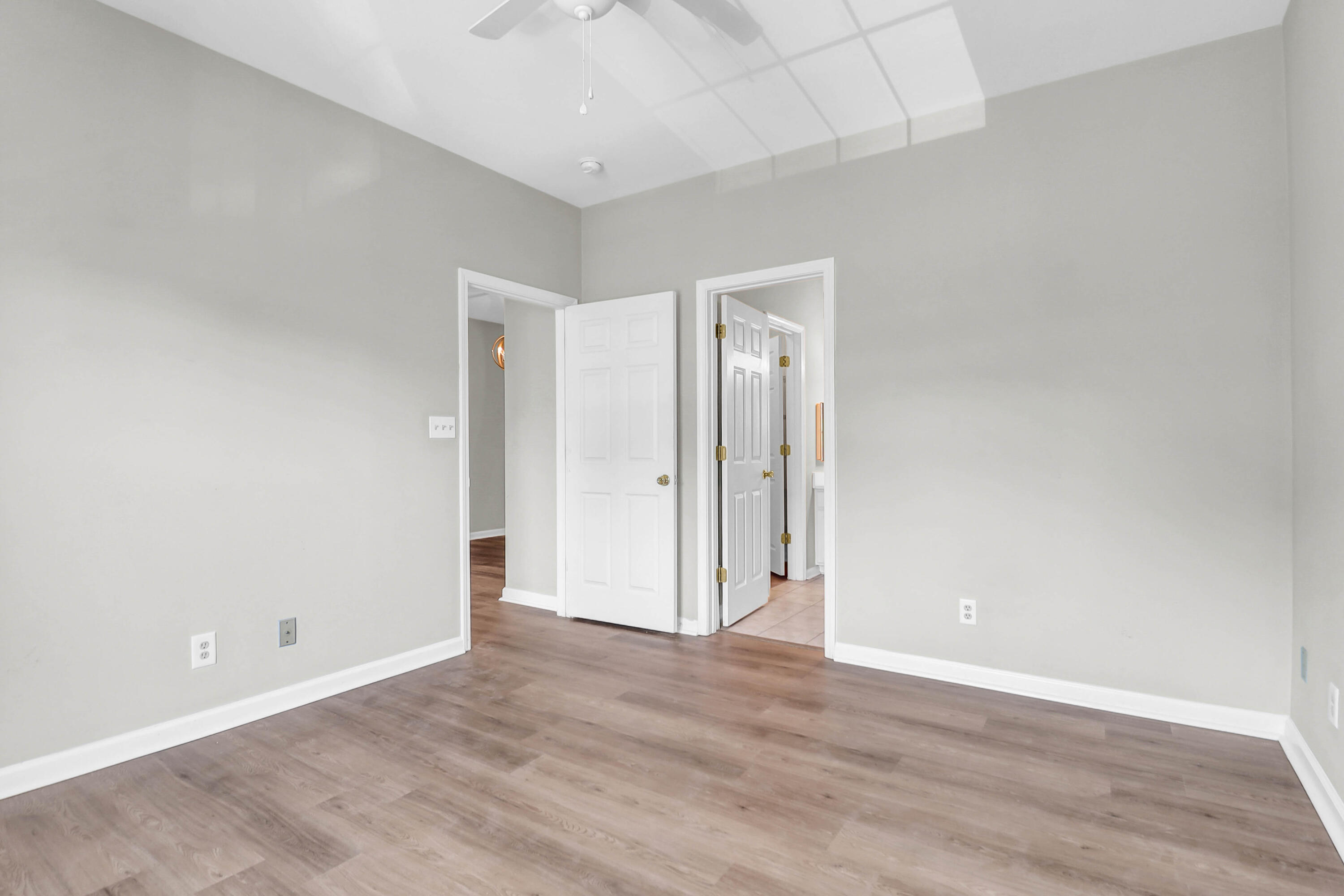1600 Long Grove Drive # 423