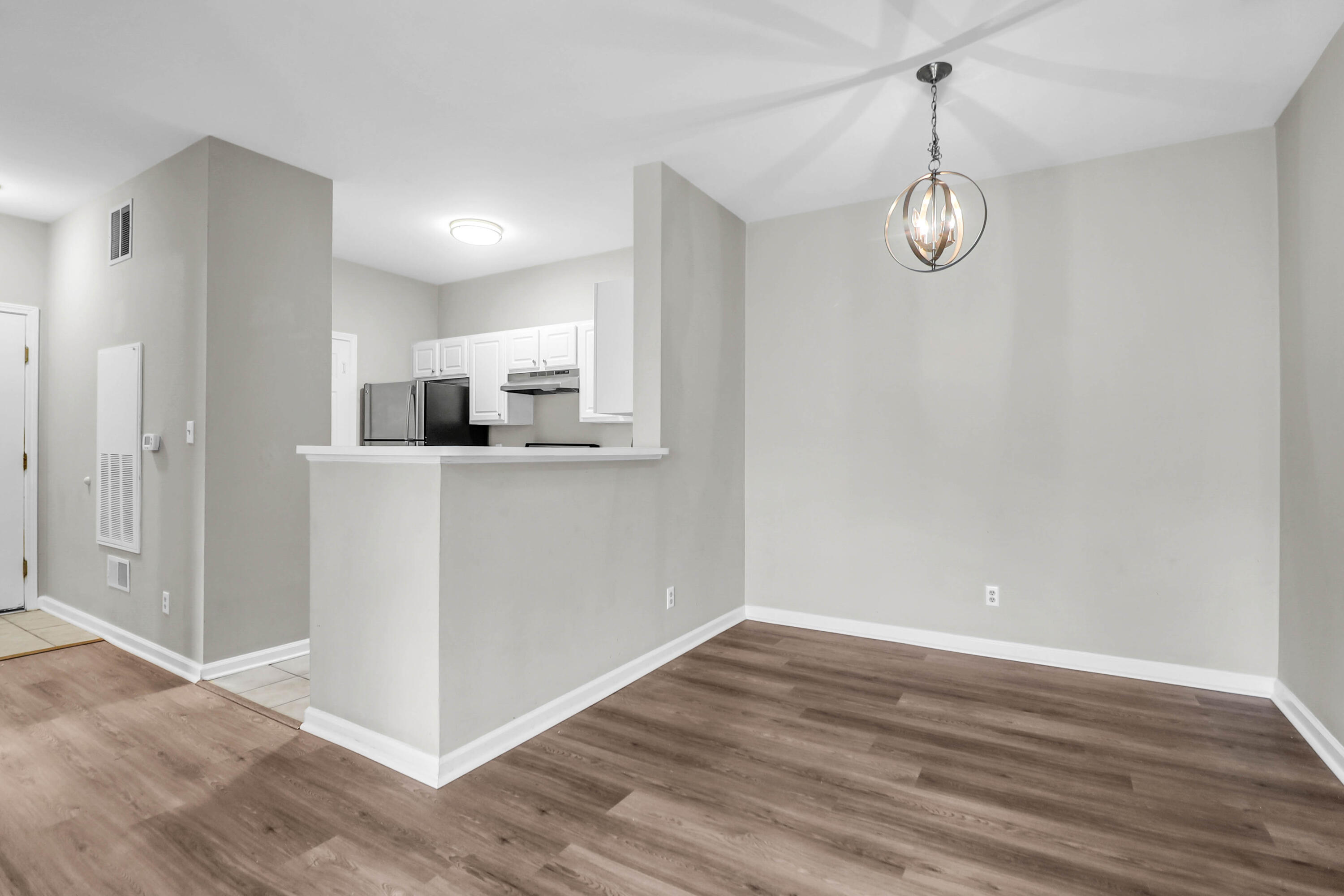 1600 Long Grove Drive # 423