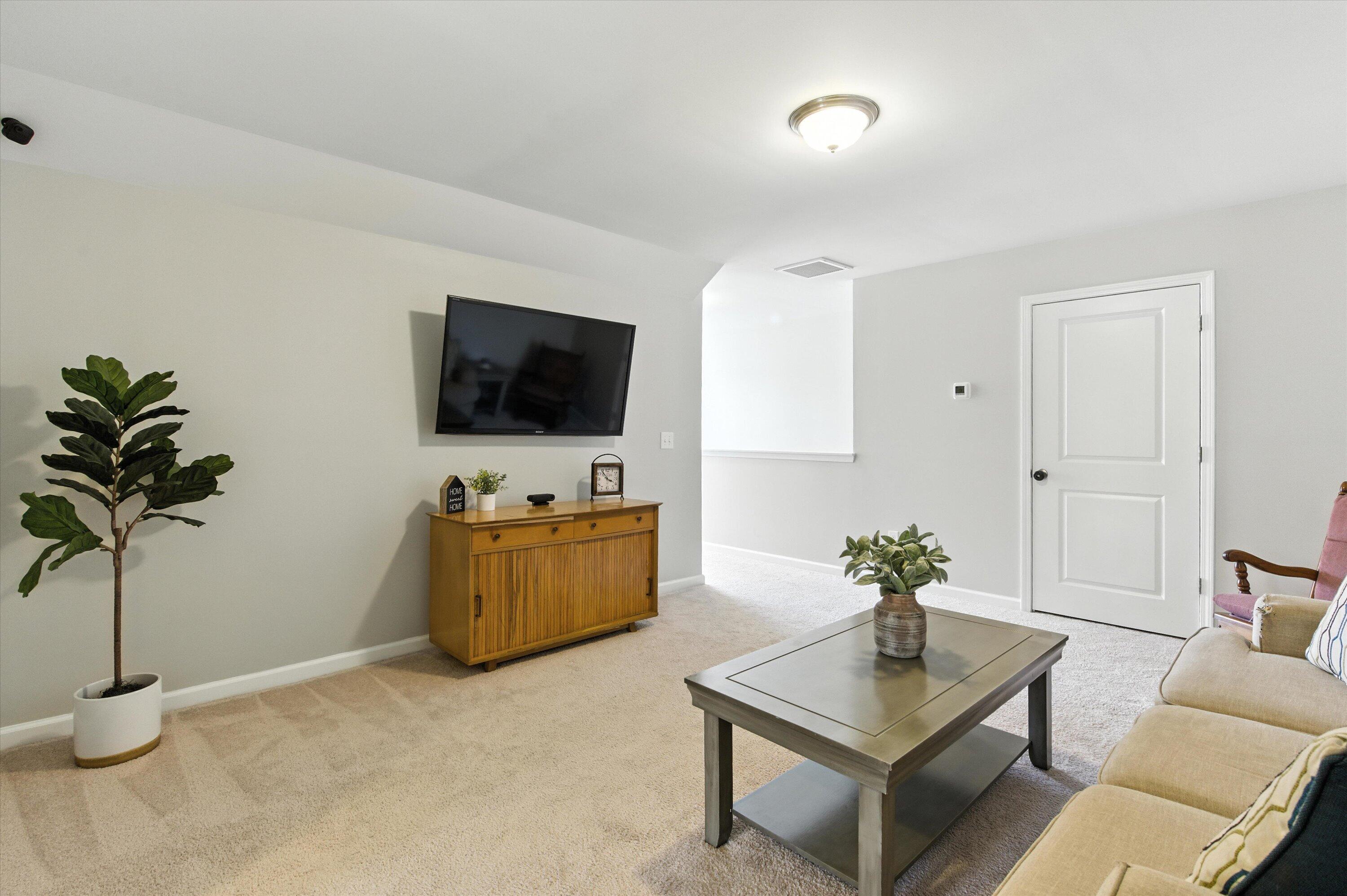 465 Zenith Boulevard
