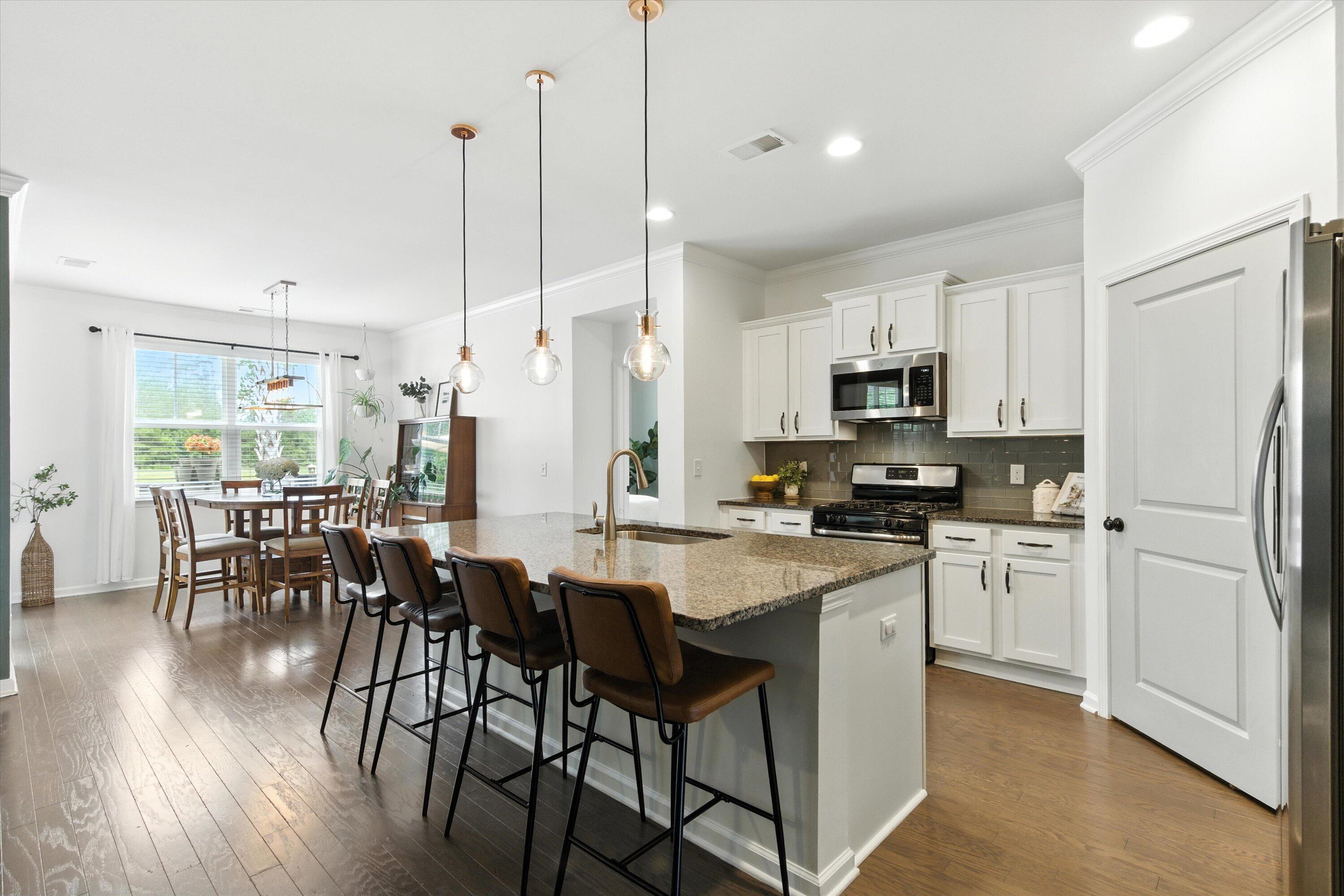 465 Zenith Boulevard