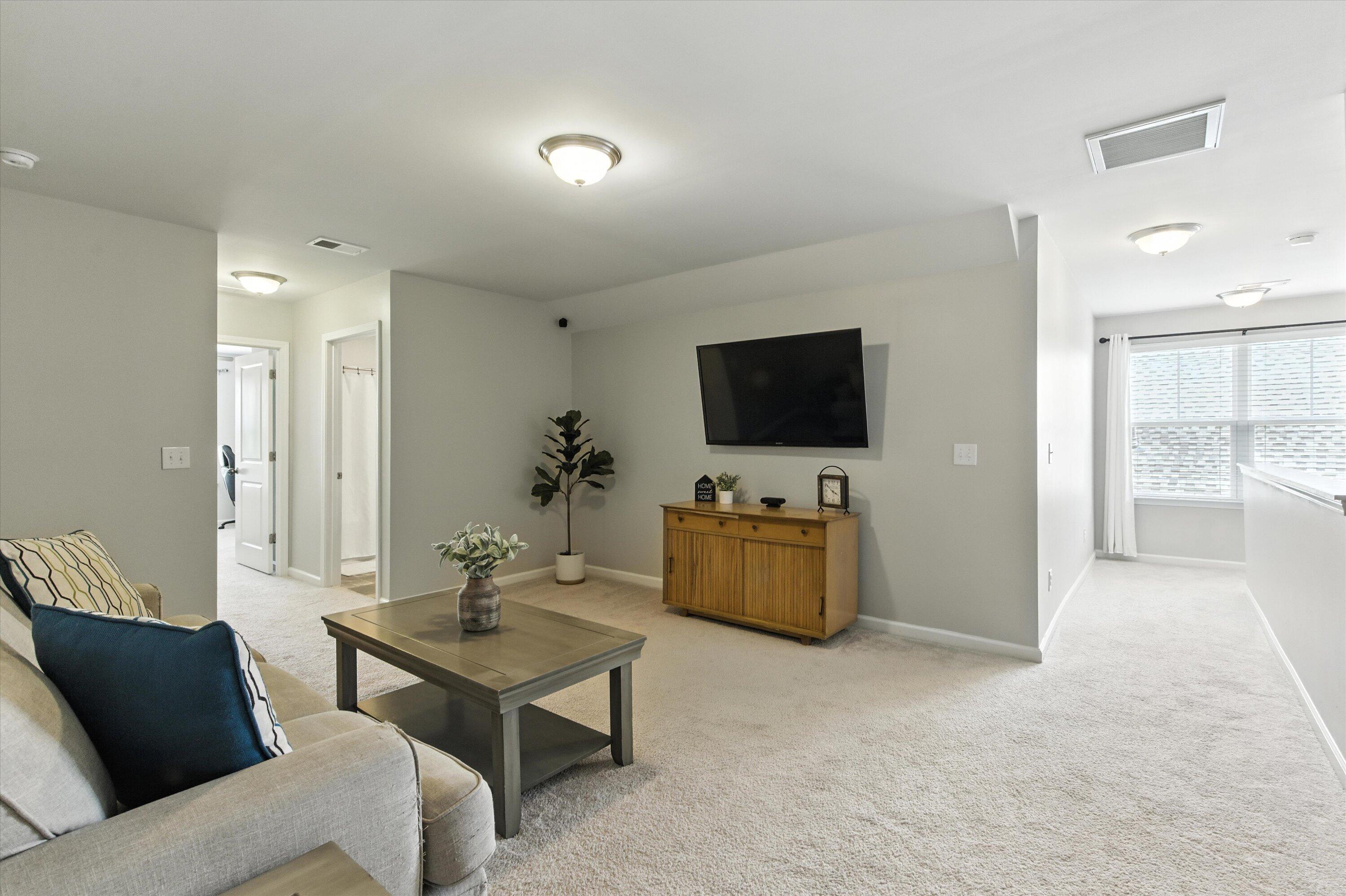 465 Zenith Boulevard