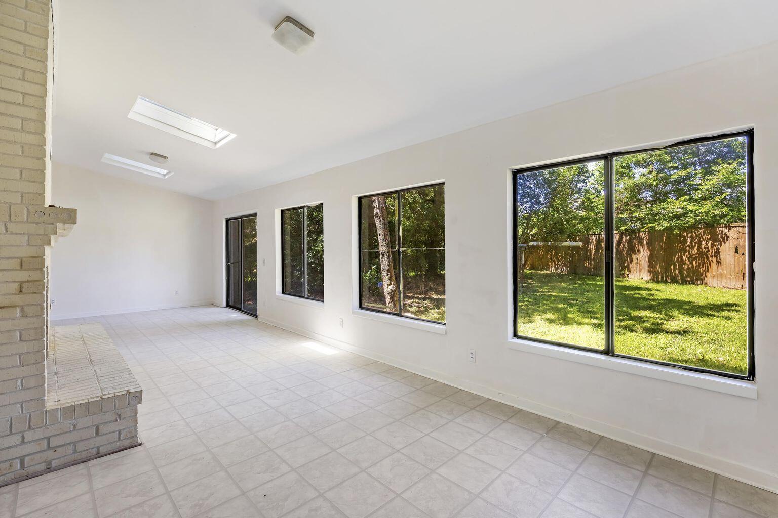 9 Stallion Court
