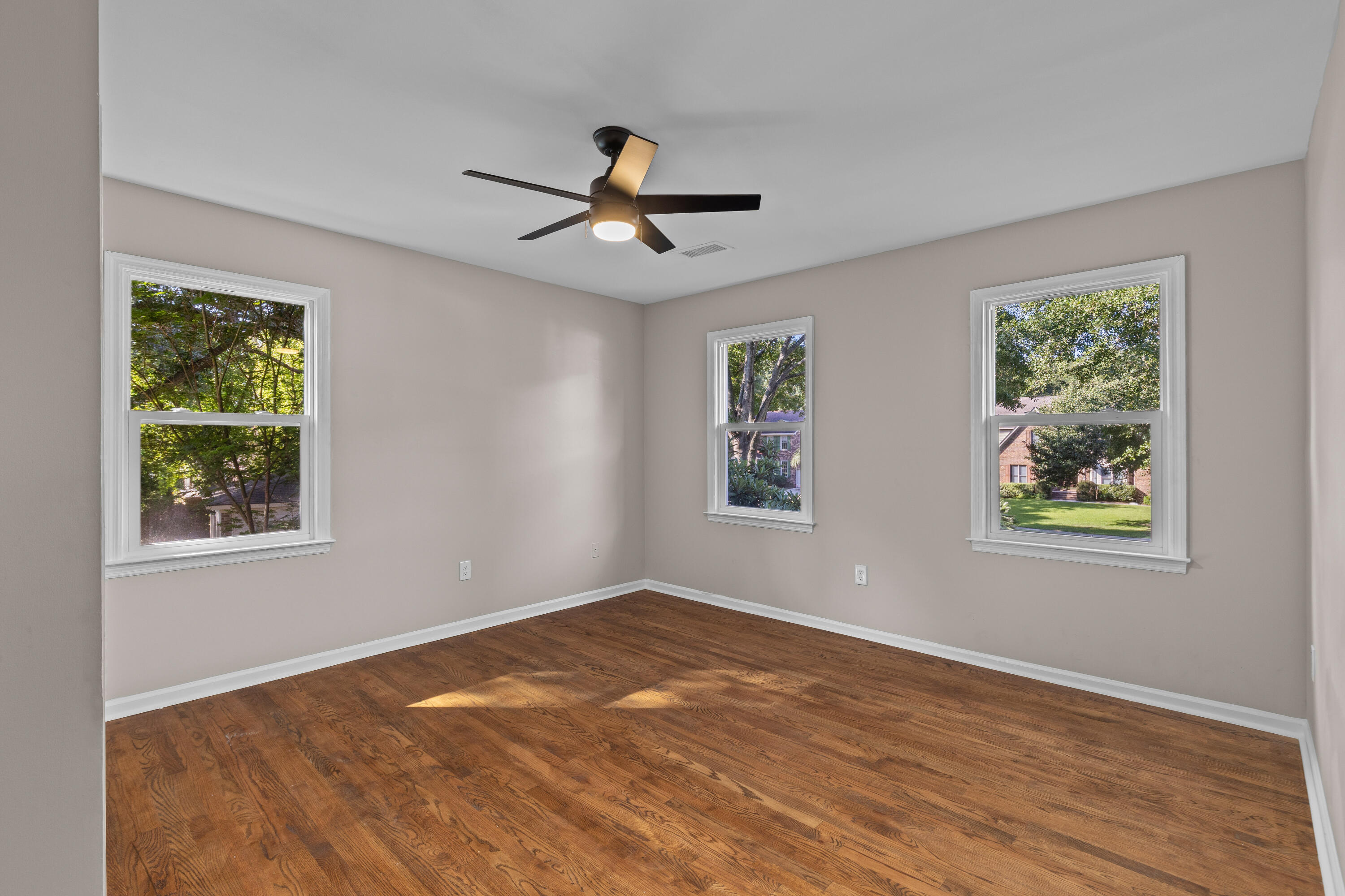 1037 Stonehenge Drive